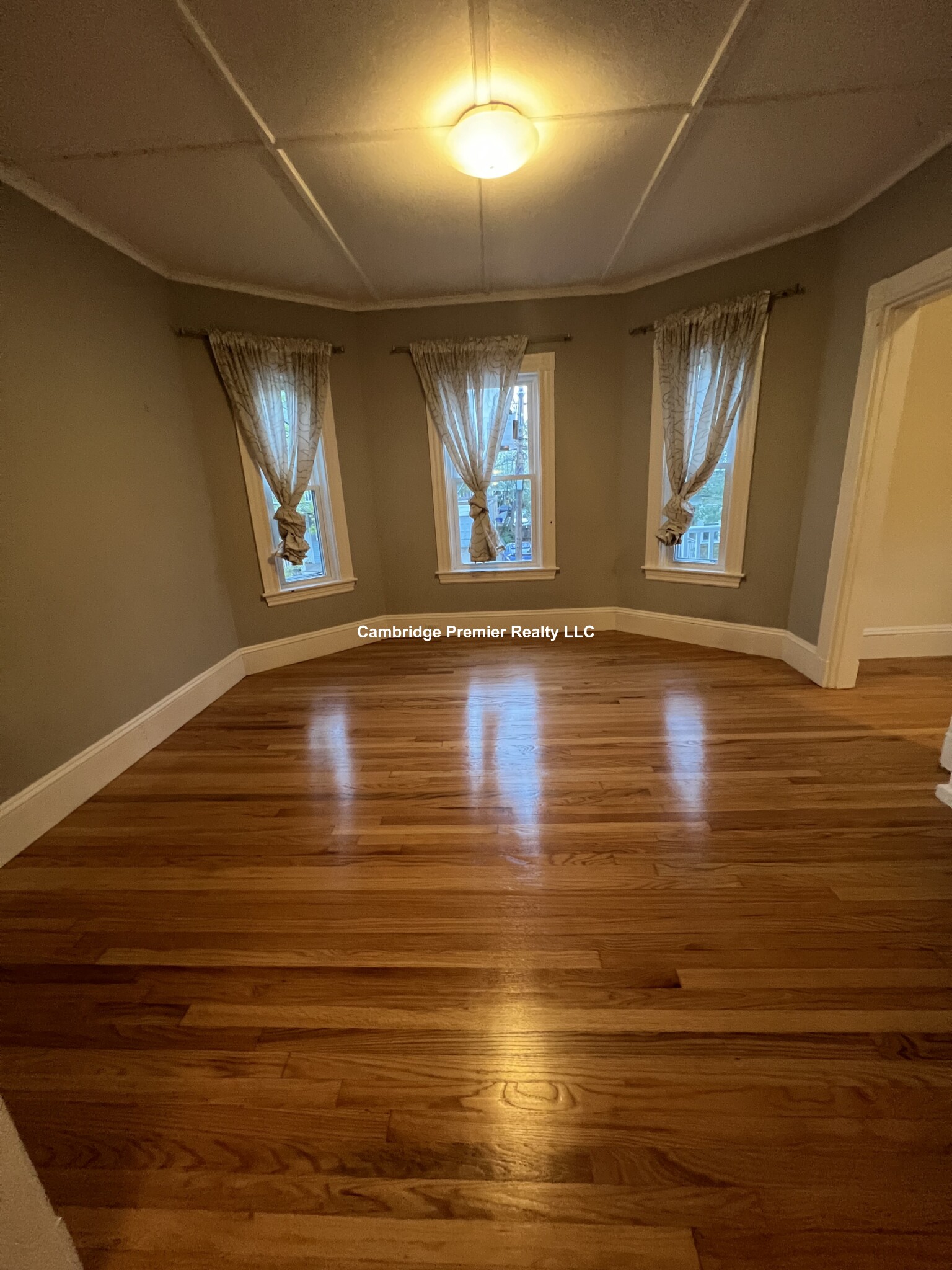 47 Waterhouse St, West Somerville