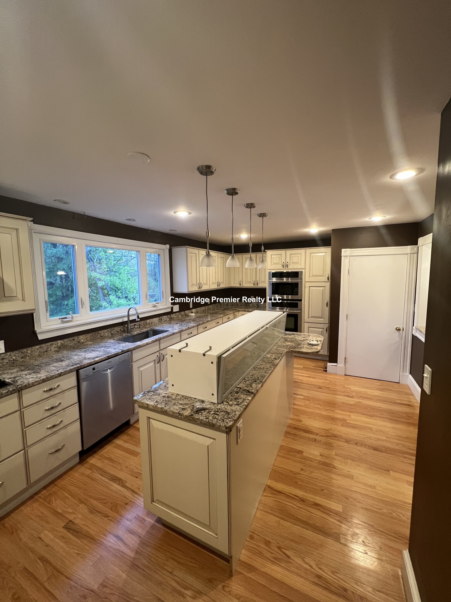 47 Waterhouse St, West Somerville