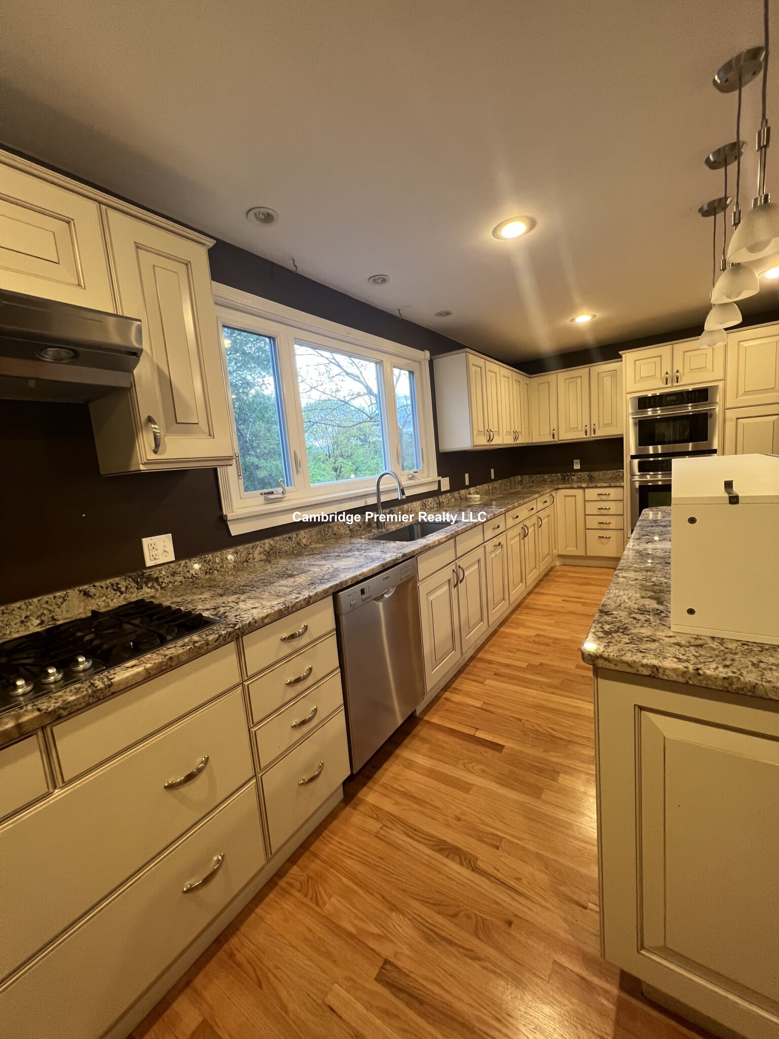 47 Waterhouse St, West Somerville