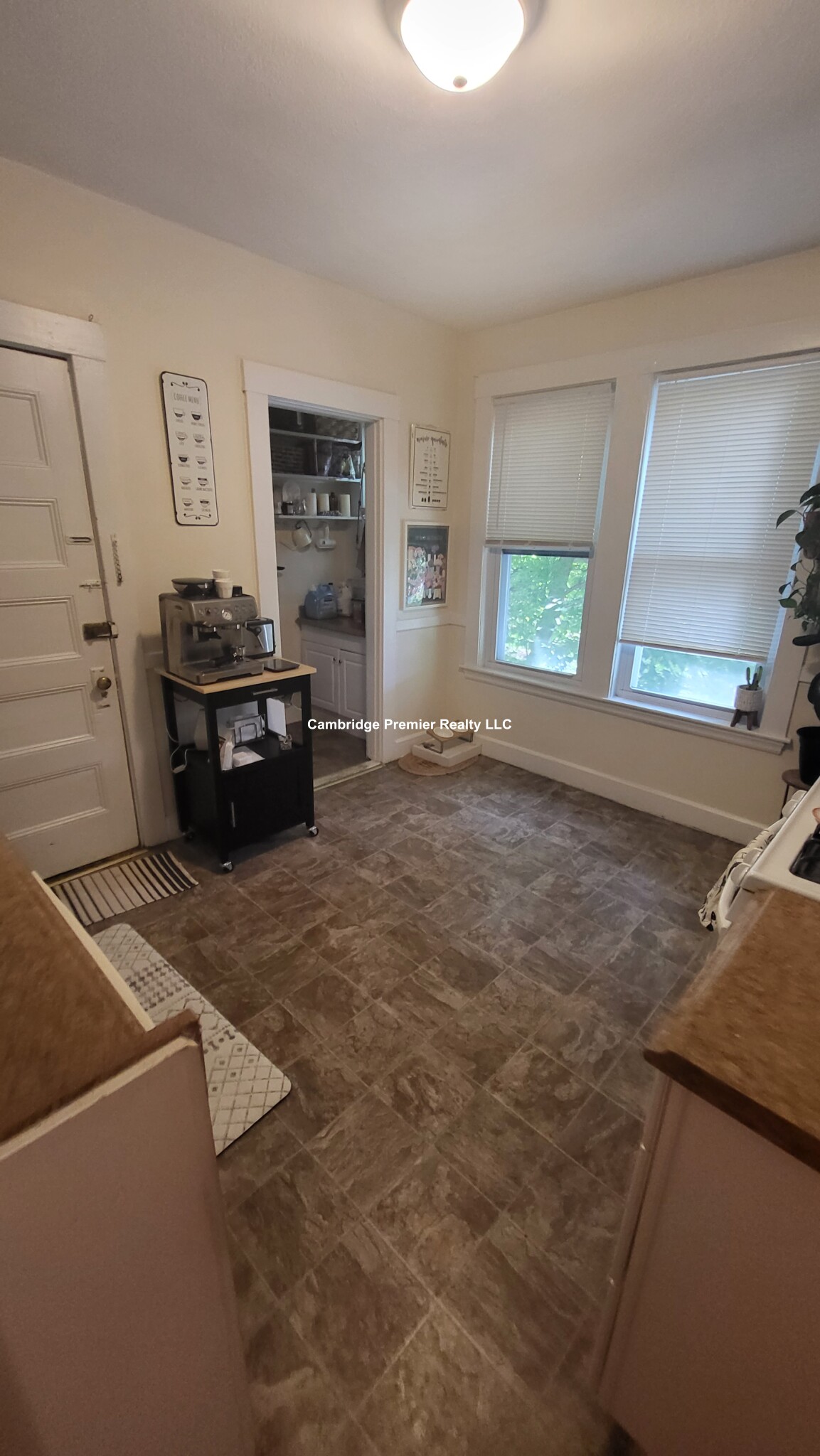 18 Sanborn Ave, Prospect Hill