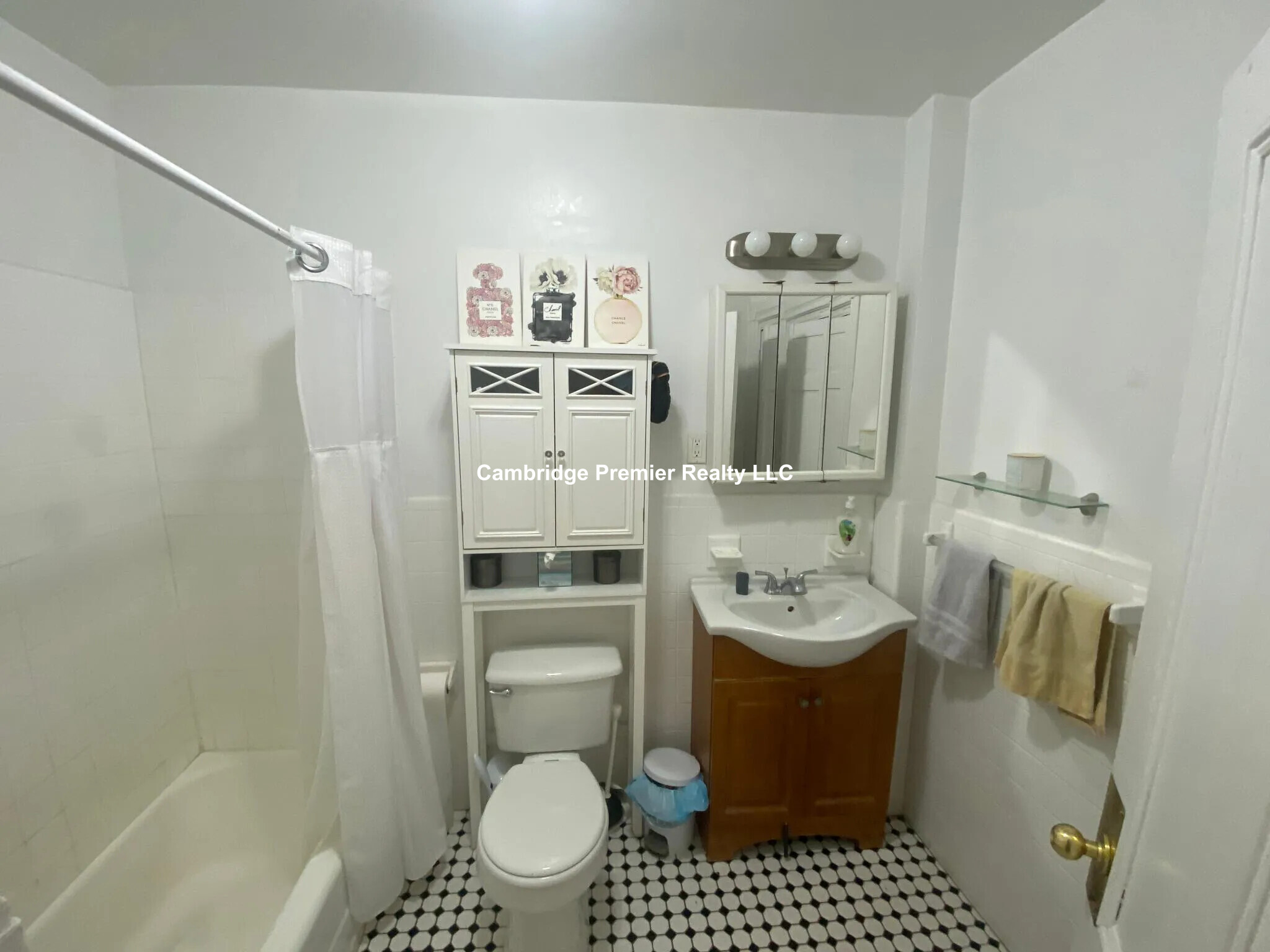 https://ygl-photos.s3.us-west-004.backblazeb2.com/8756W64b013bfd96a4.jpg