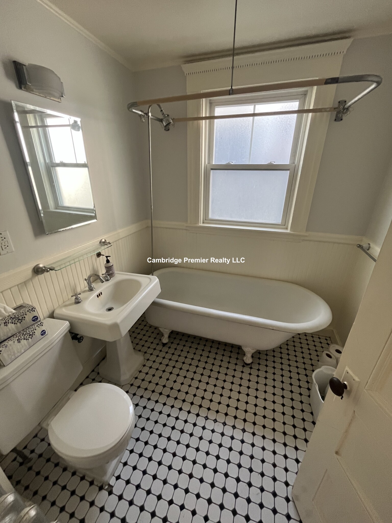 9 Pembroke St, Magoun Square