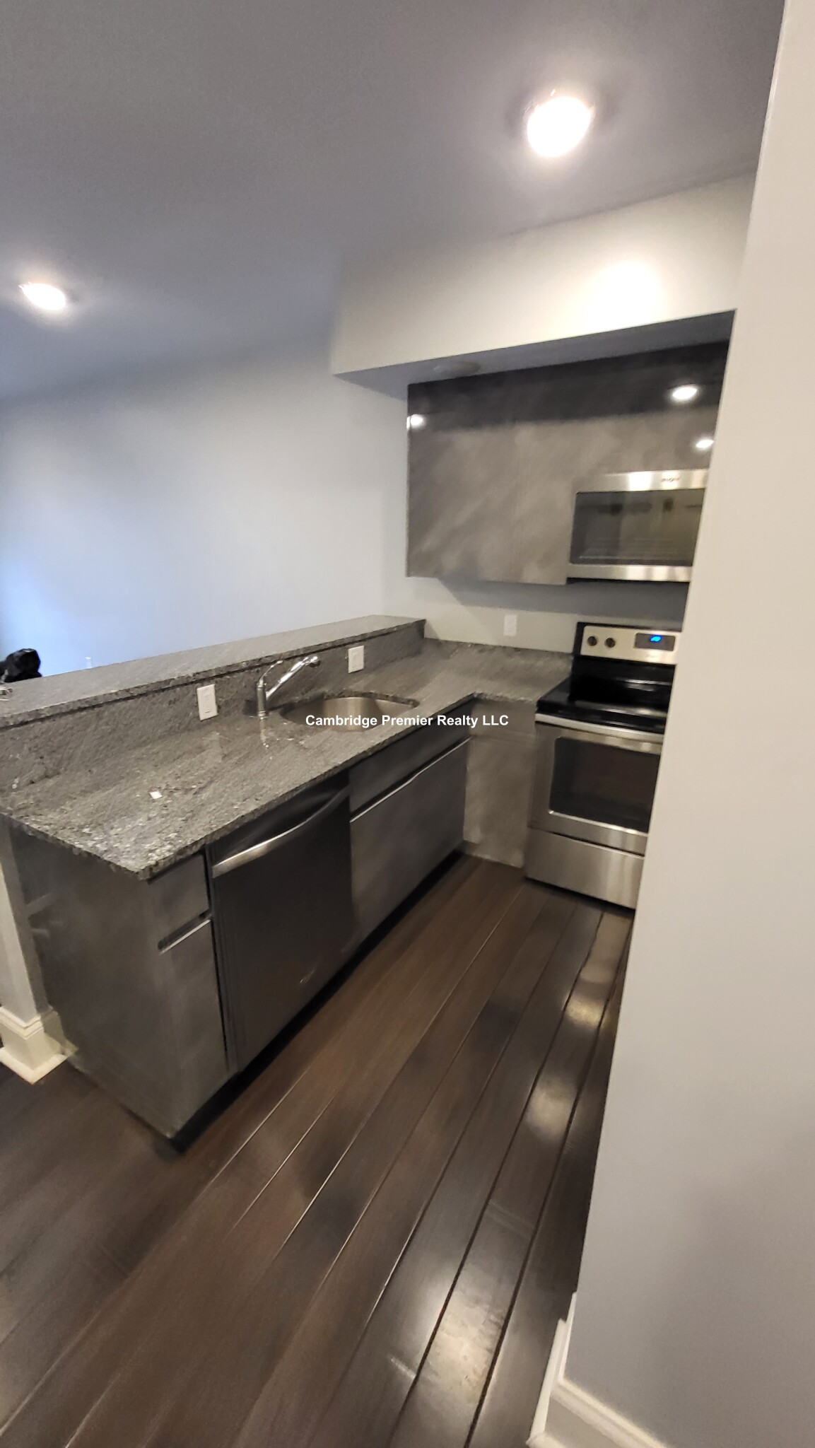 60 Howard St, Watertown Square