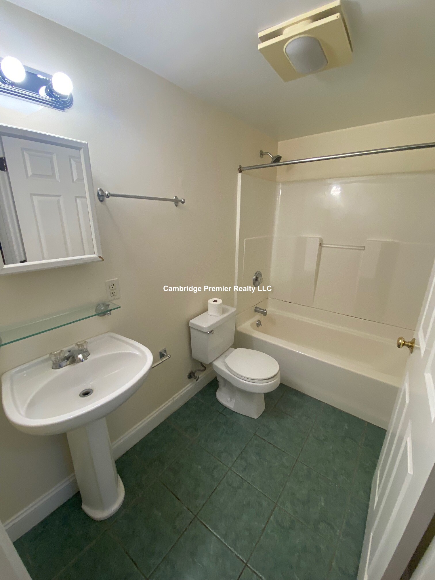 241 River St, Cambridgeport