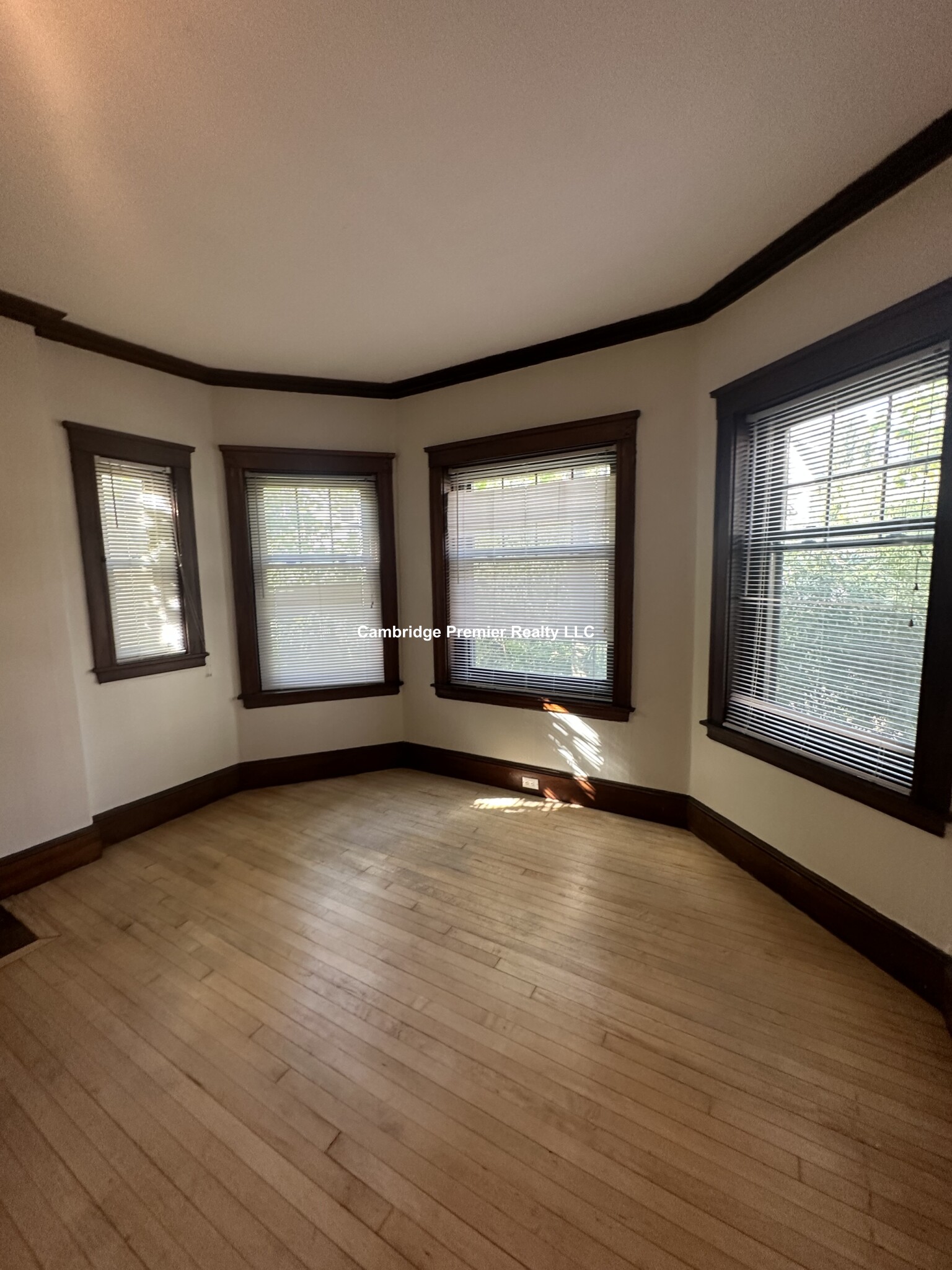 5 Linnaean St, Harvard Square