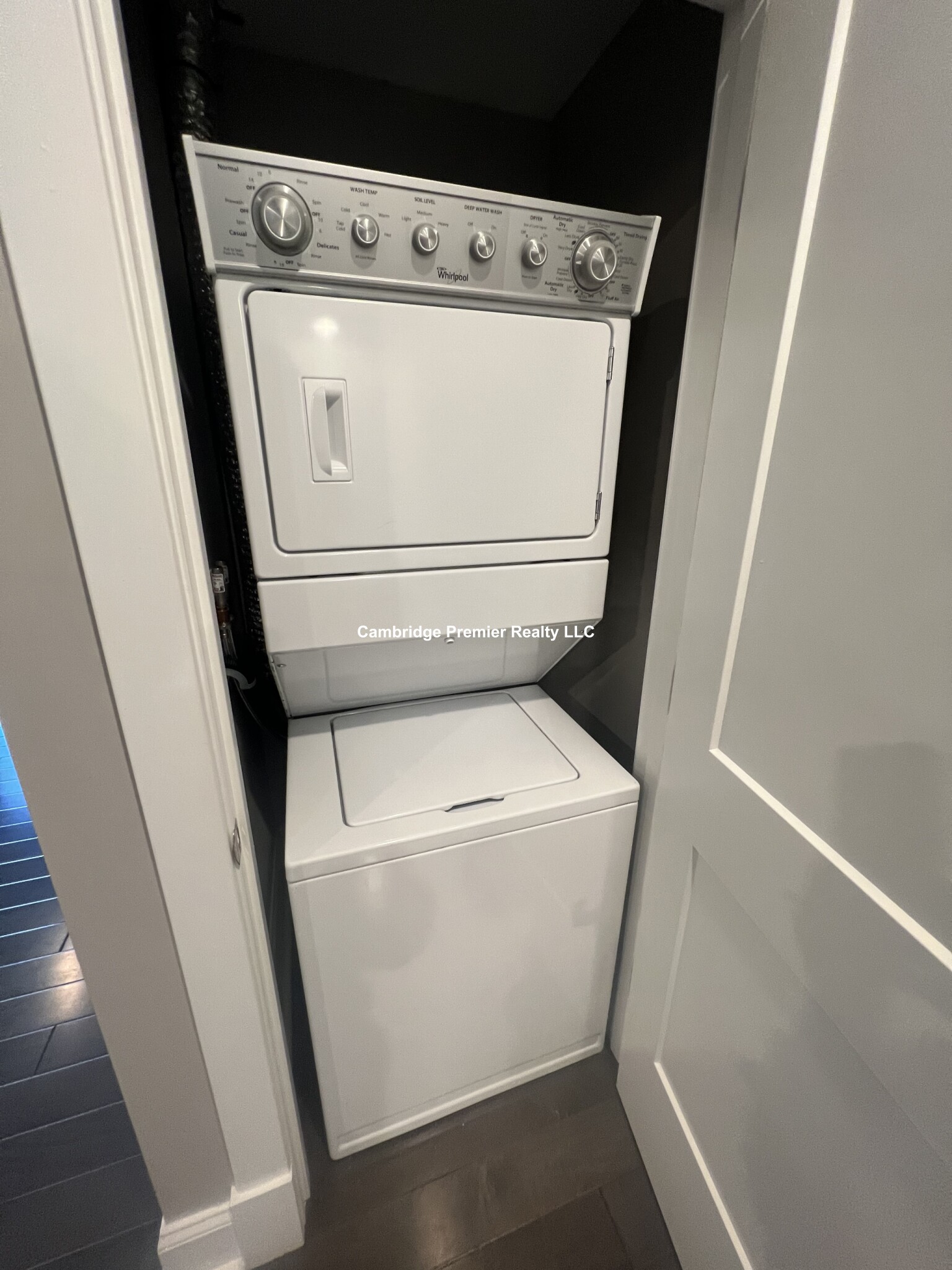 60 Howard St, Watertown Square