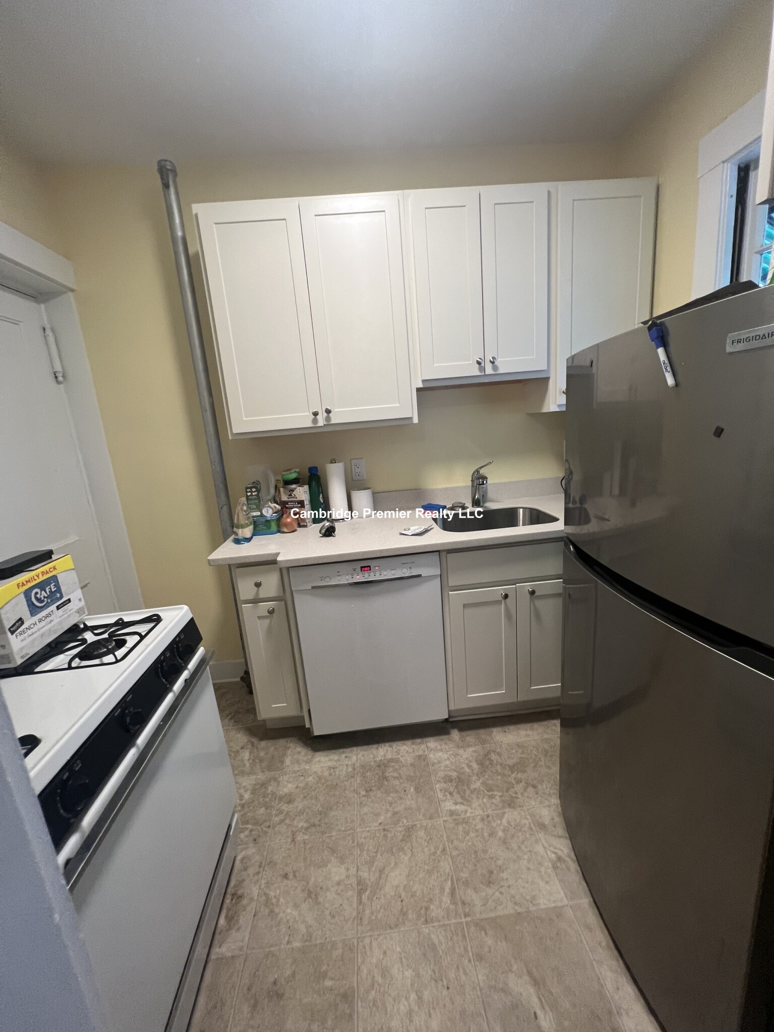 33 Concord Ave, Neighborhood Nine