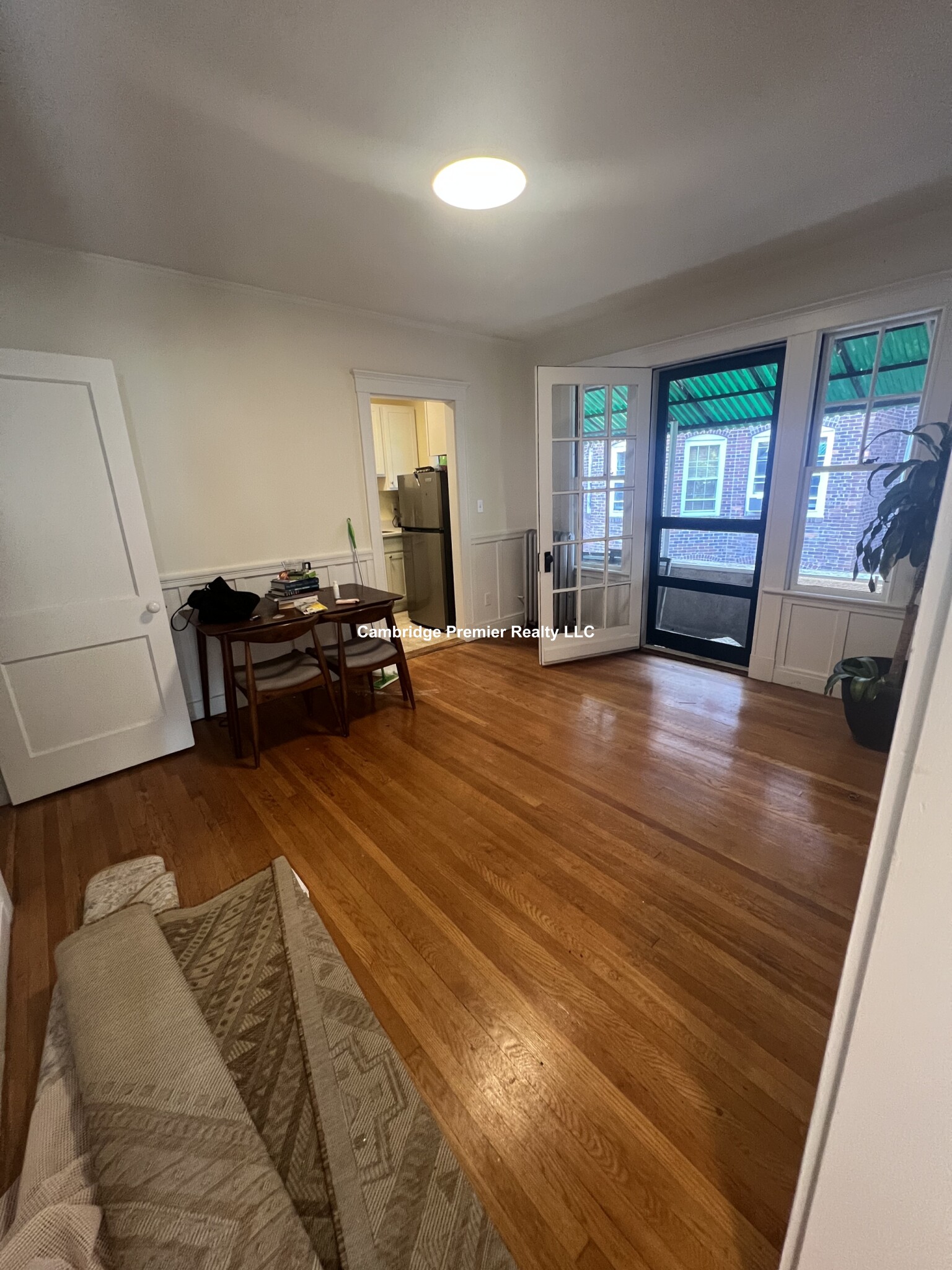 33 Concord Ave, Neighborhood Nine