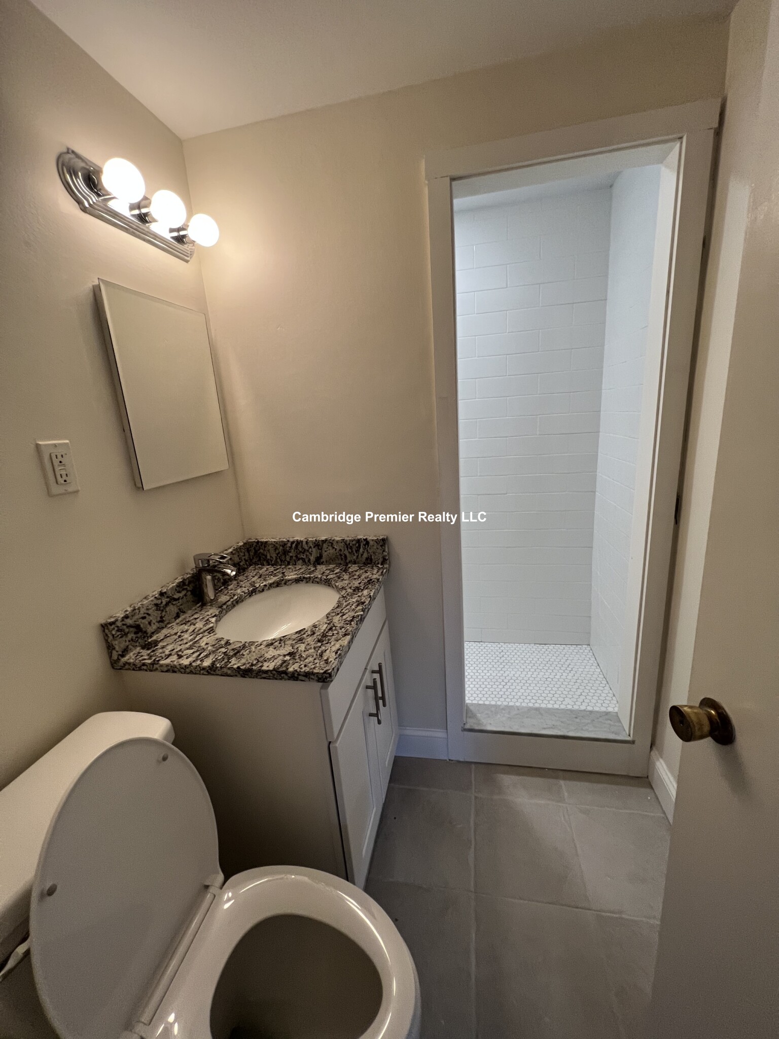 16 Whites Ave, West End (Watertown)