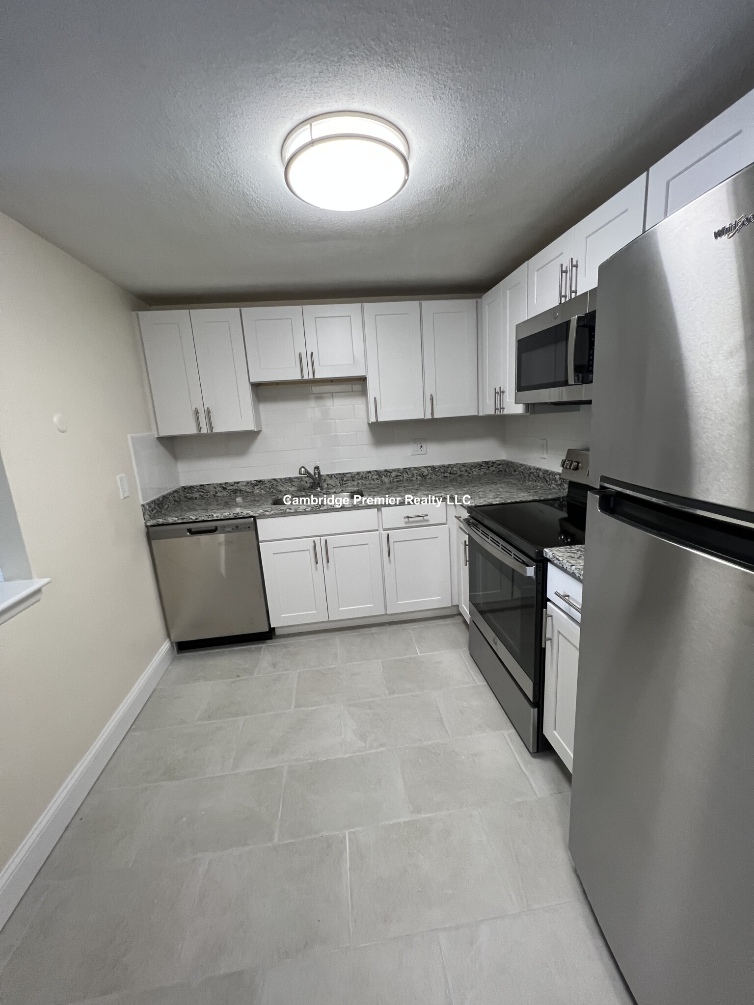 16 Whites Ave, West End (Watertown)