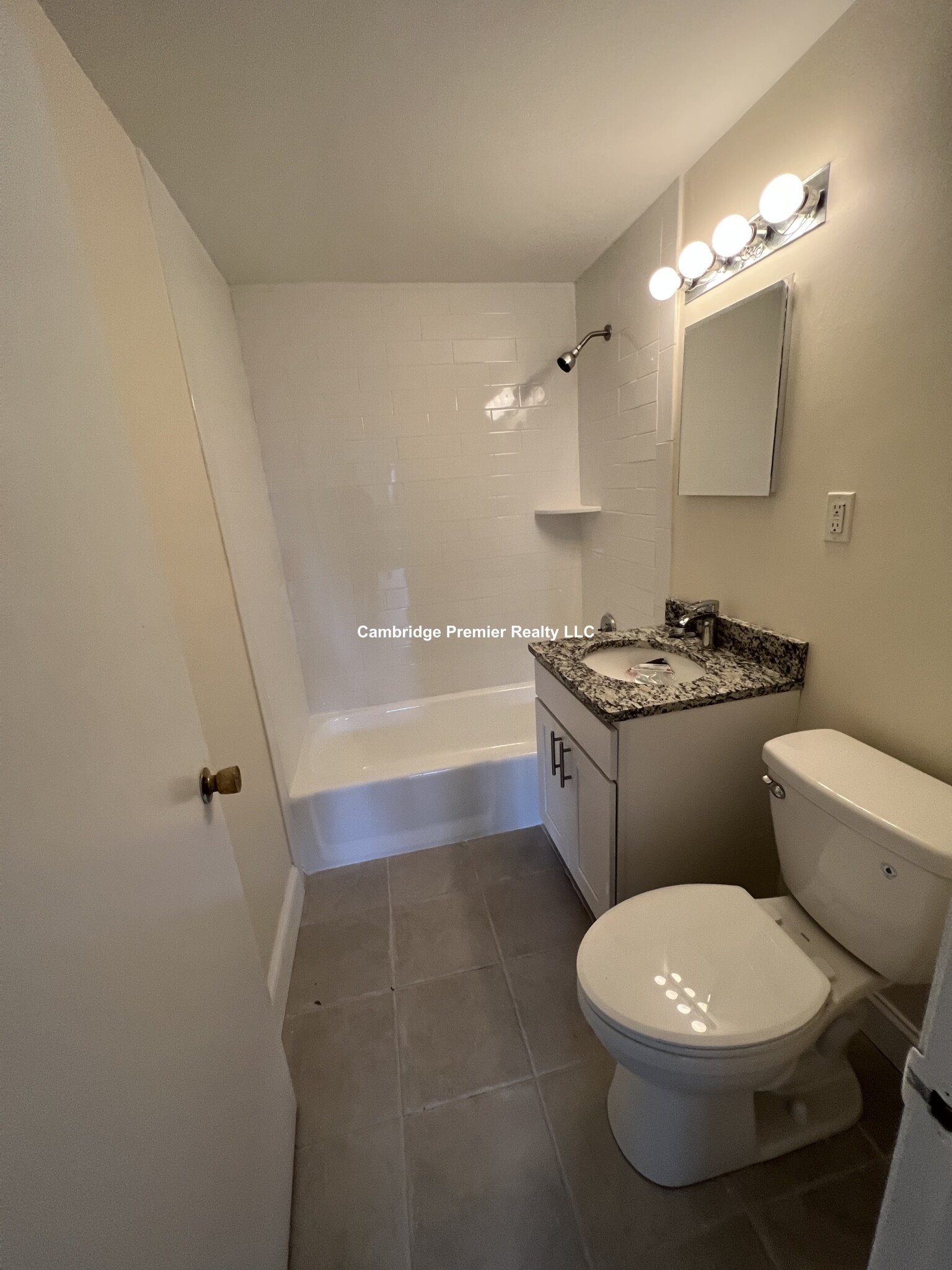 16 Whites Ave, West End (Watertown)