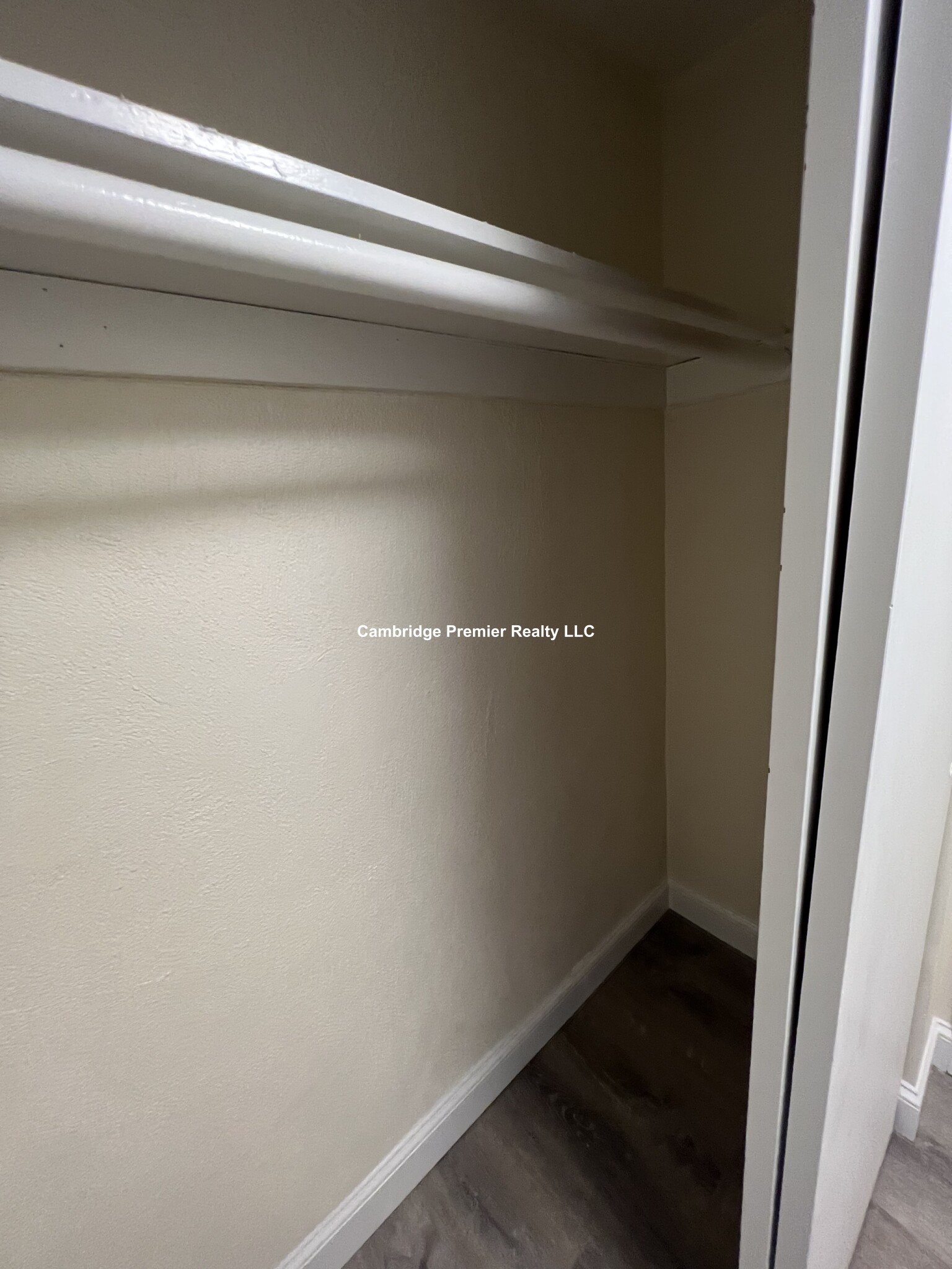 16 Whites Ave, West End (Watertown)