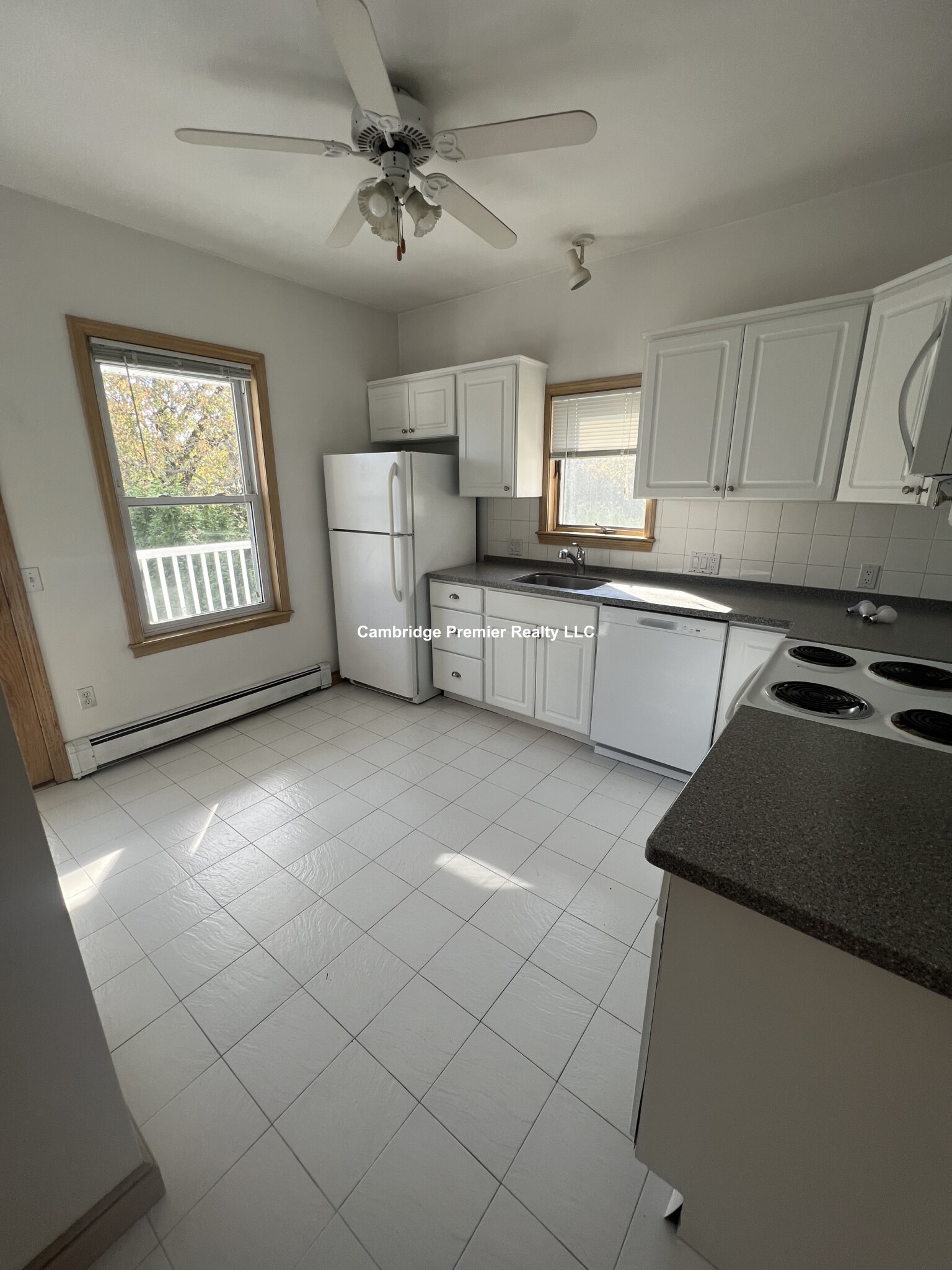 82 Park Ave, Strawberry Hill