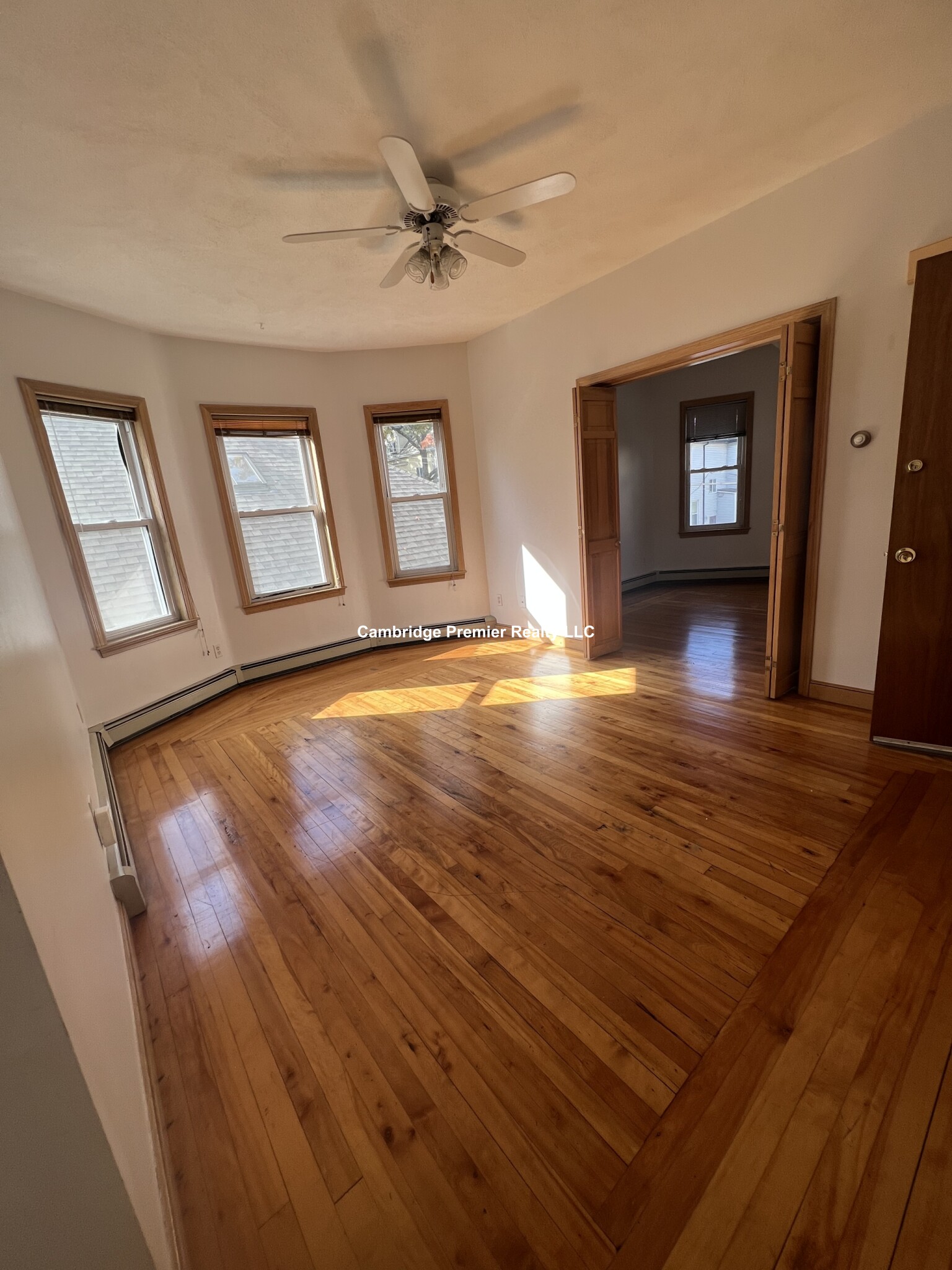 82 Park Ave, Strawberry Hill