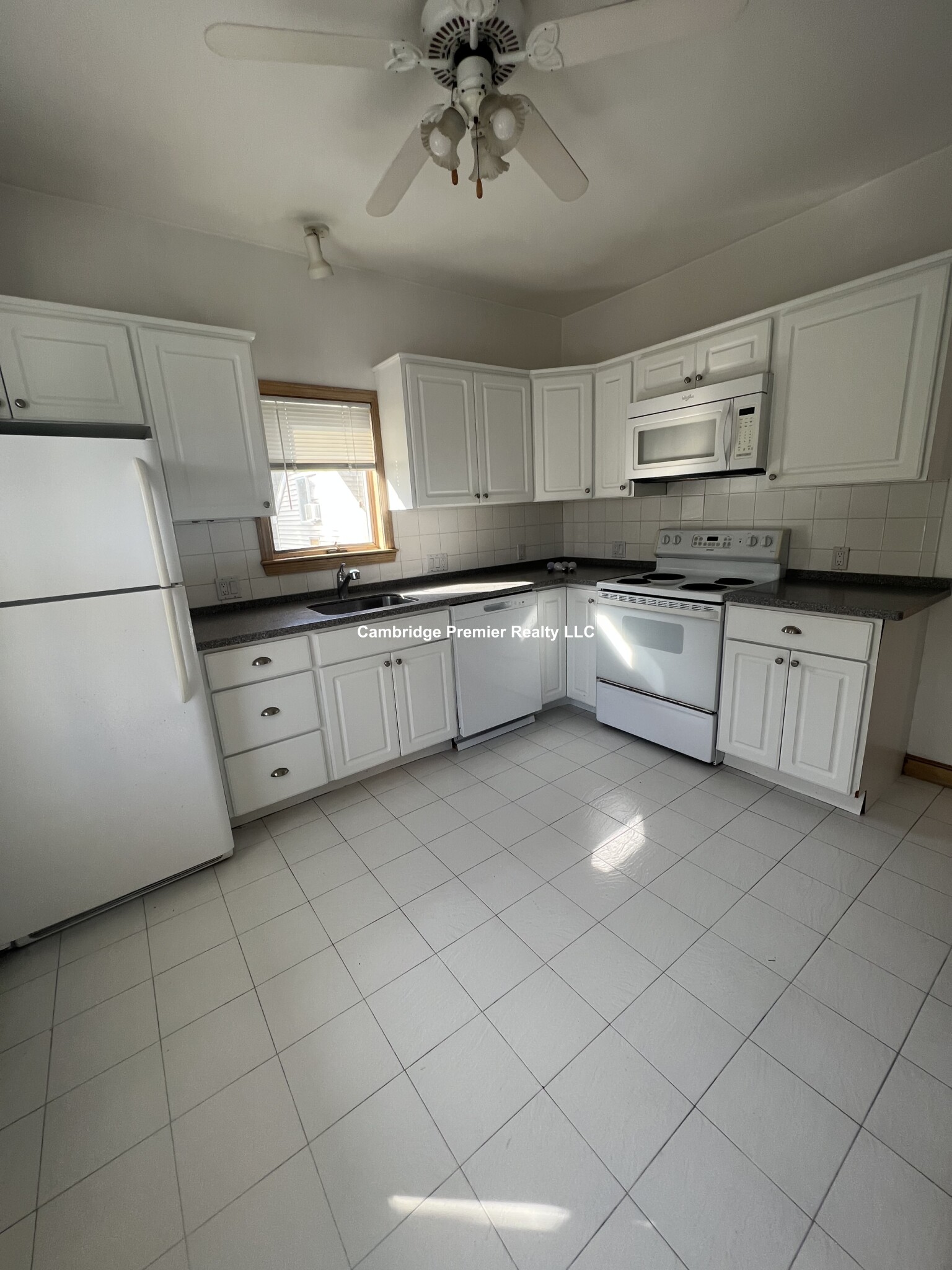 82 Park Ave, Strawberry Hill