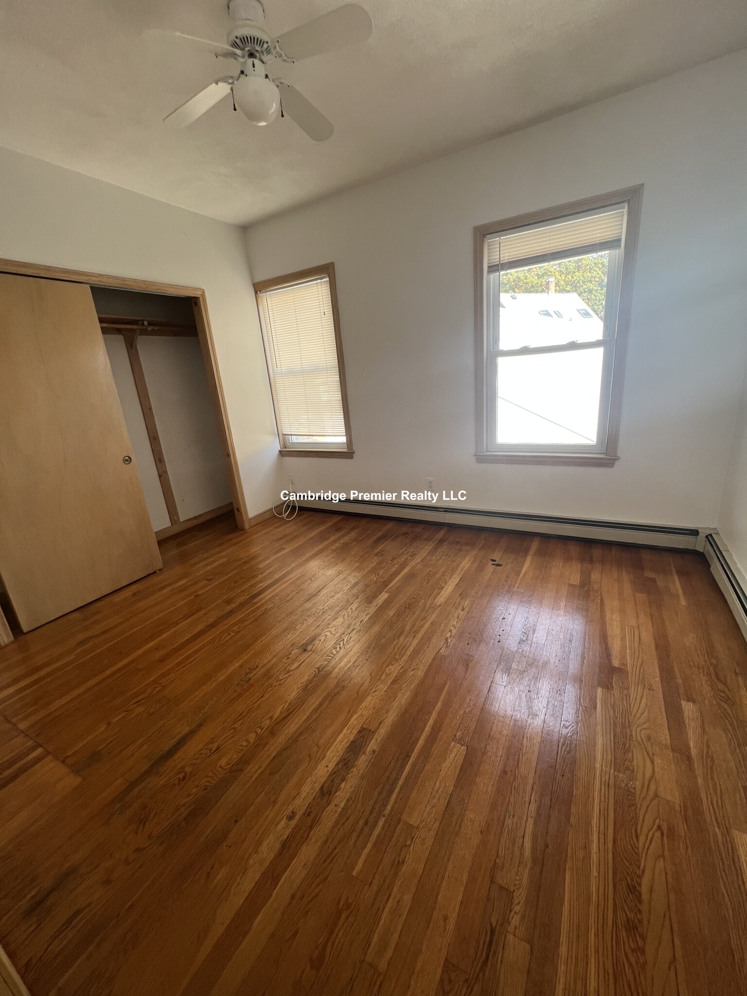 82 Park Ave, Strawberry Hill