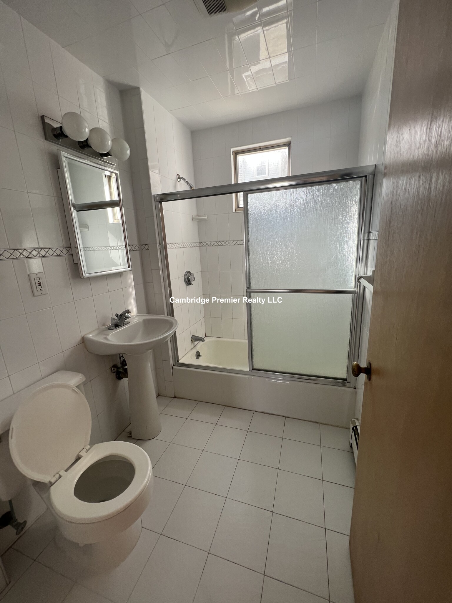 82 Park Ave, Strawberry Hill