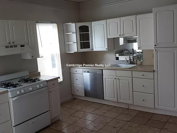 472 Medford St, Davis Square