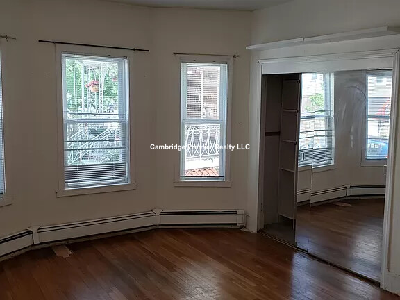 472 Medford St, Davis Square