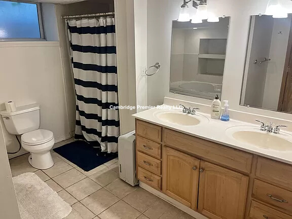 472 Medford St, Davis Square