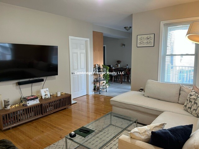 7 Church St, Inman Square