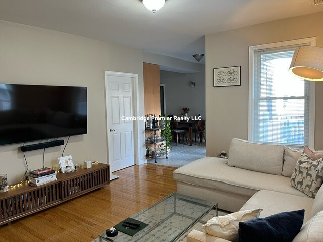 7 Church St, Inman Square