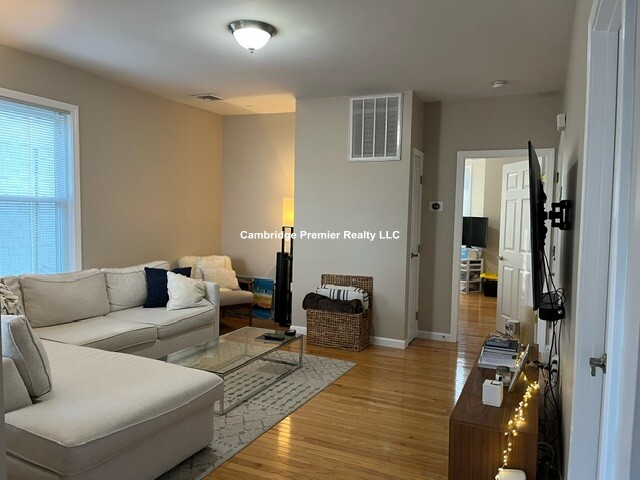 7 Church St, Inman Square