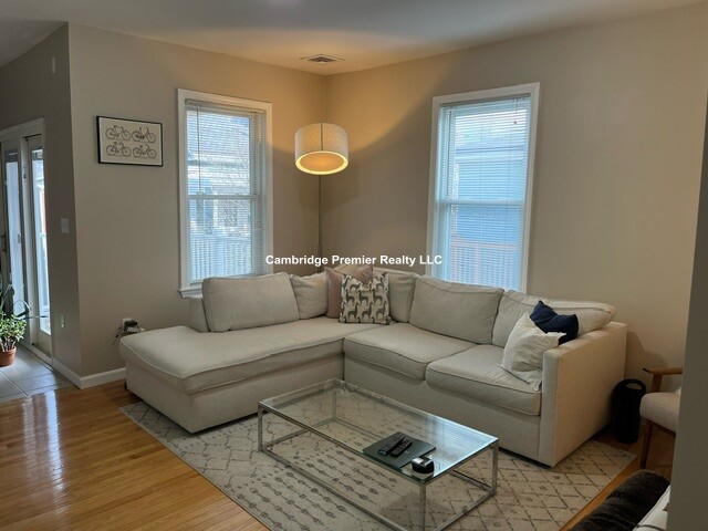 7 Church St, Inman Square