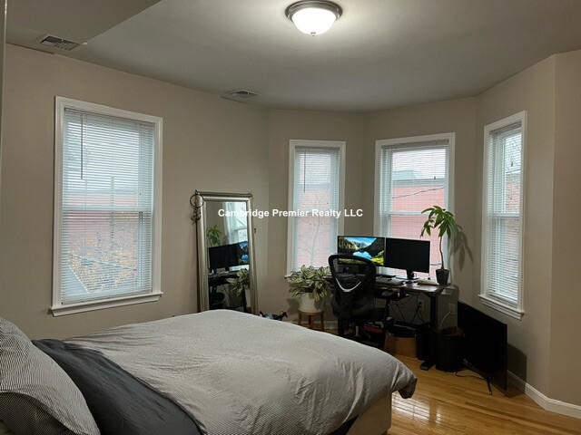 7 Church St, Inman Square