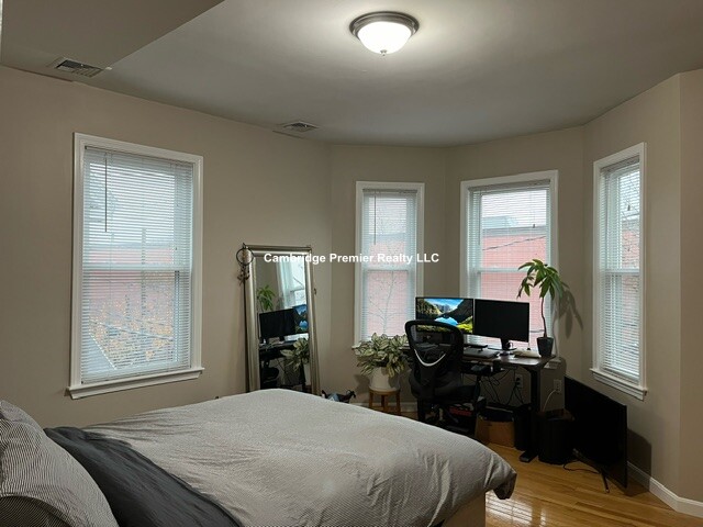 7 Church St, Inman Square