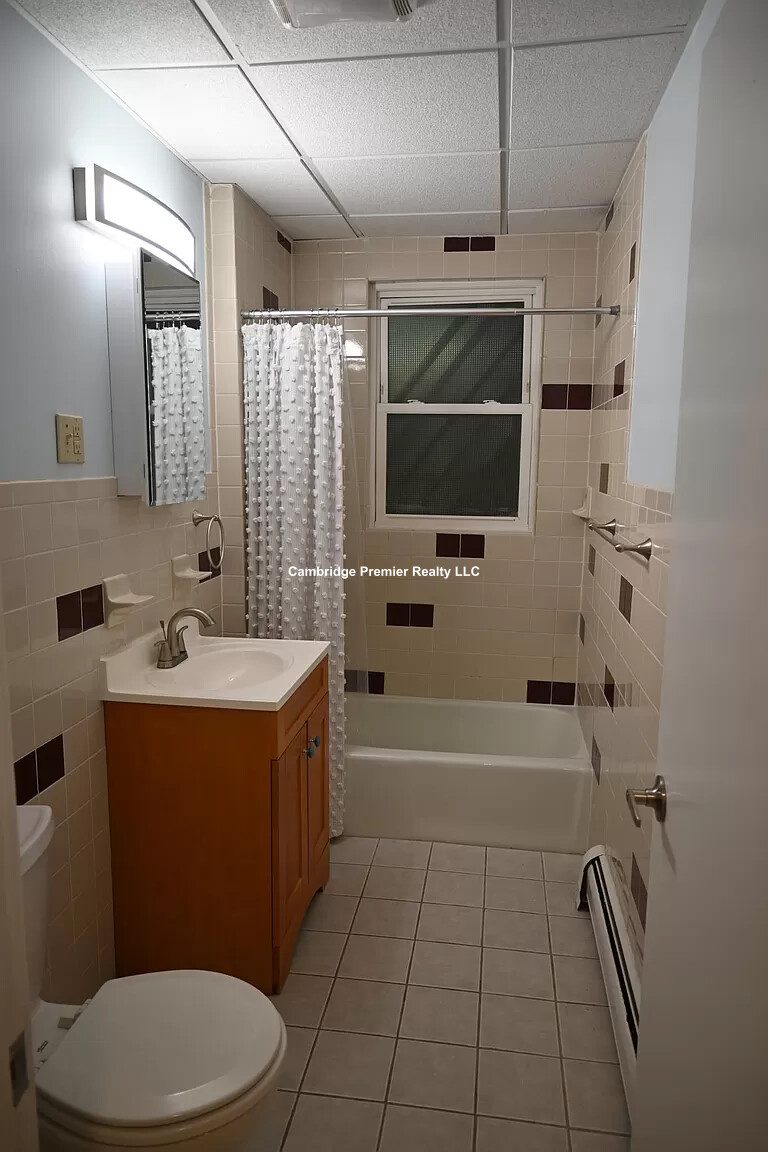 112 Thurston St, East Somerville