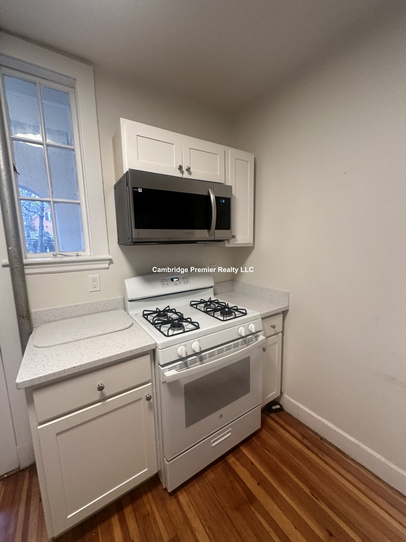 33 Concord Ave, Neighborhood Nine