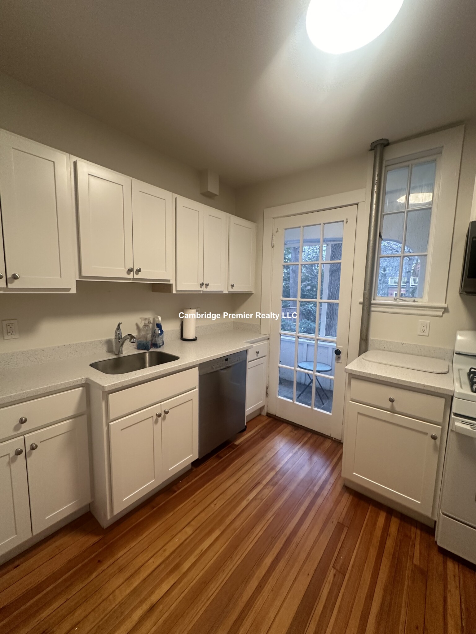 33 Concord Ave, Neighborhood Nine