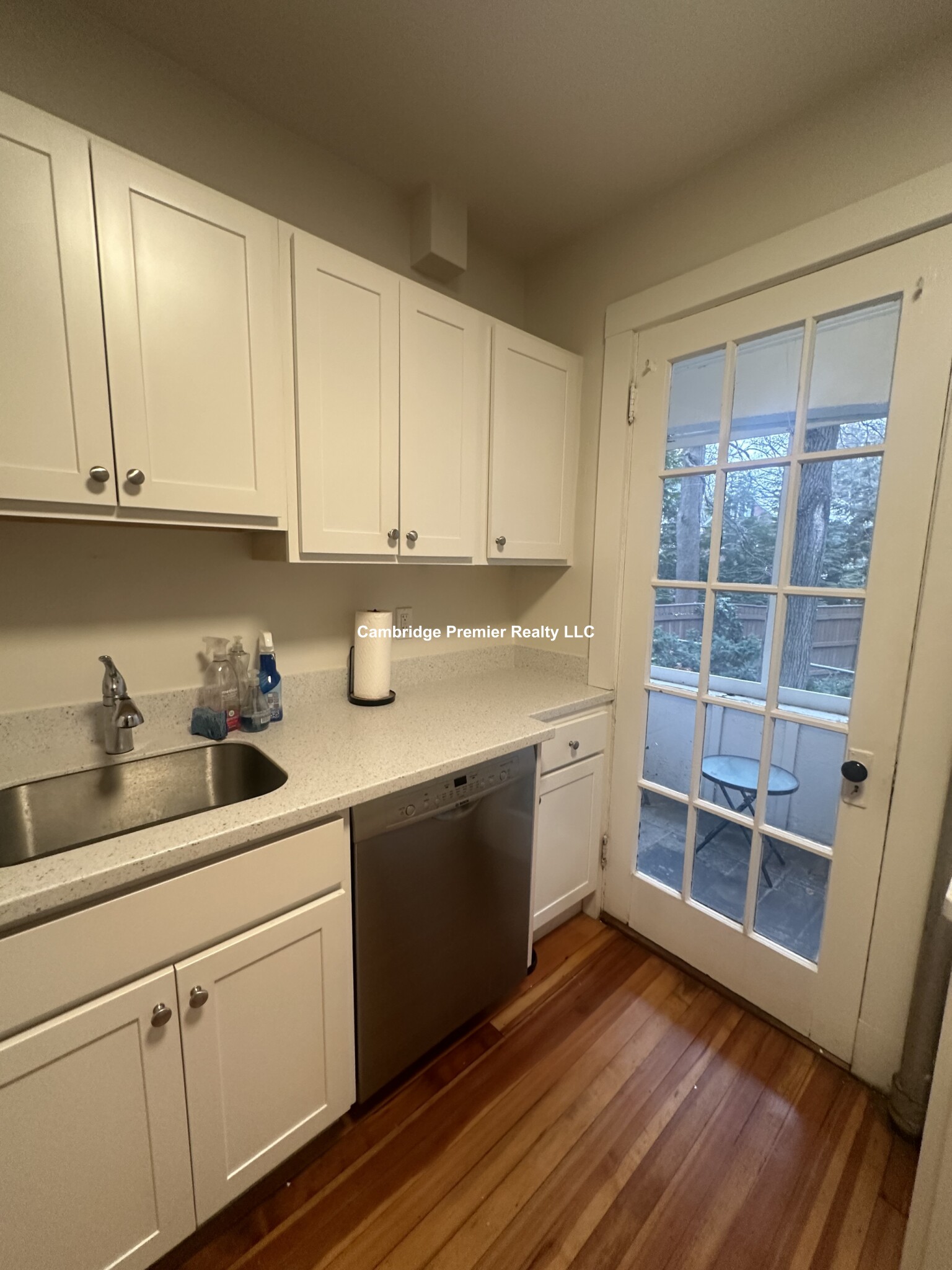 33 Concord Ave, Neighborhood Nine