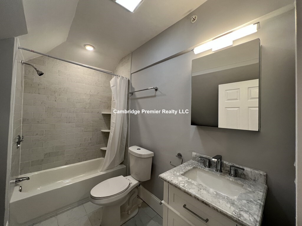 158 Morrison Ave, Powder House Square