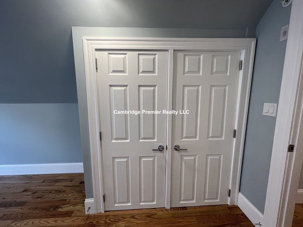 158 Morrison Ave, Powder House Square