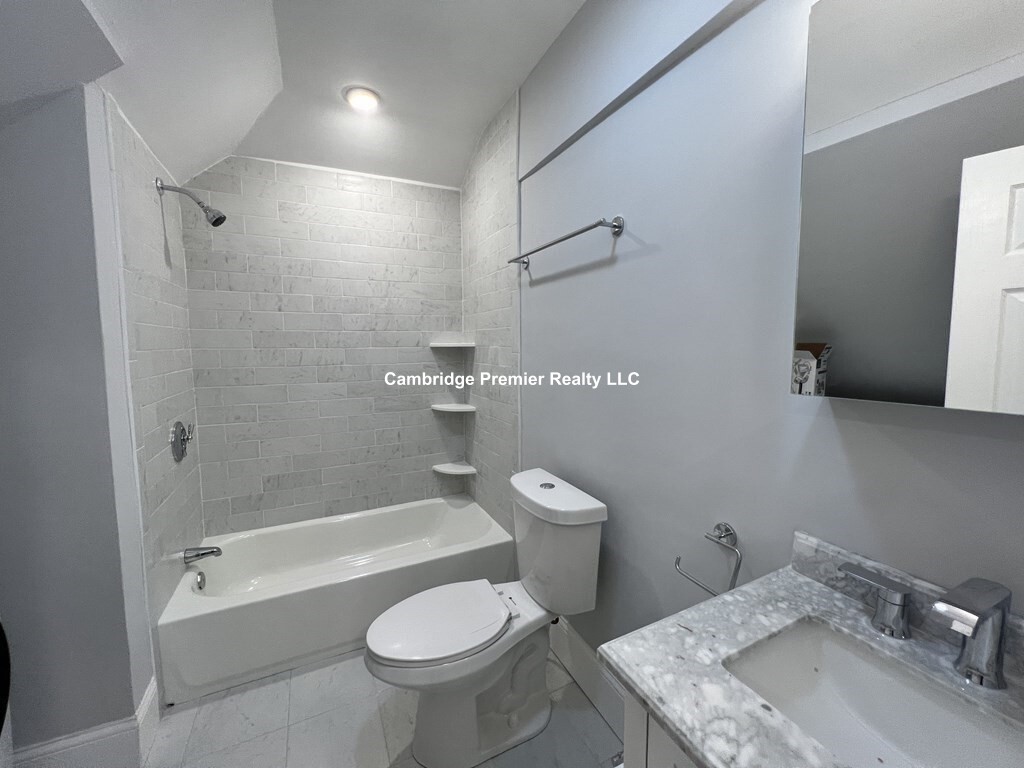 158 Morrison Ave, Powder House Square