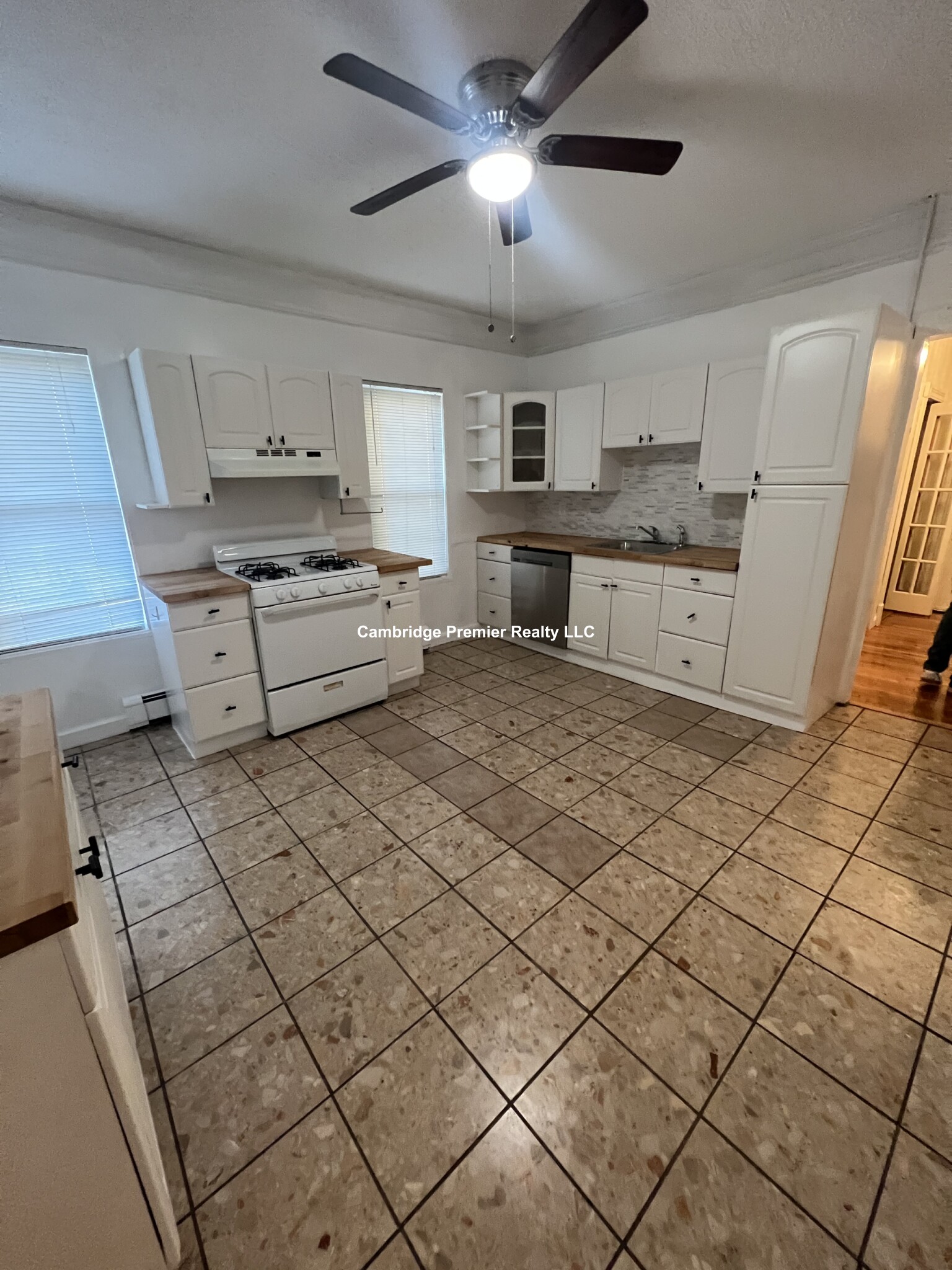 472 Medford St, Davis Square