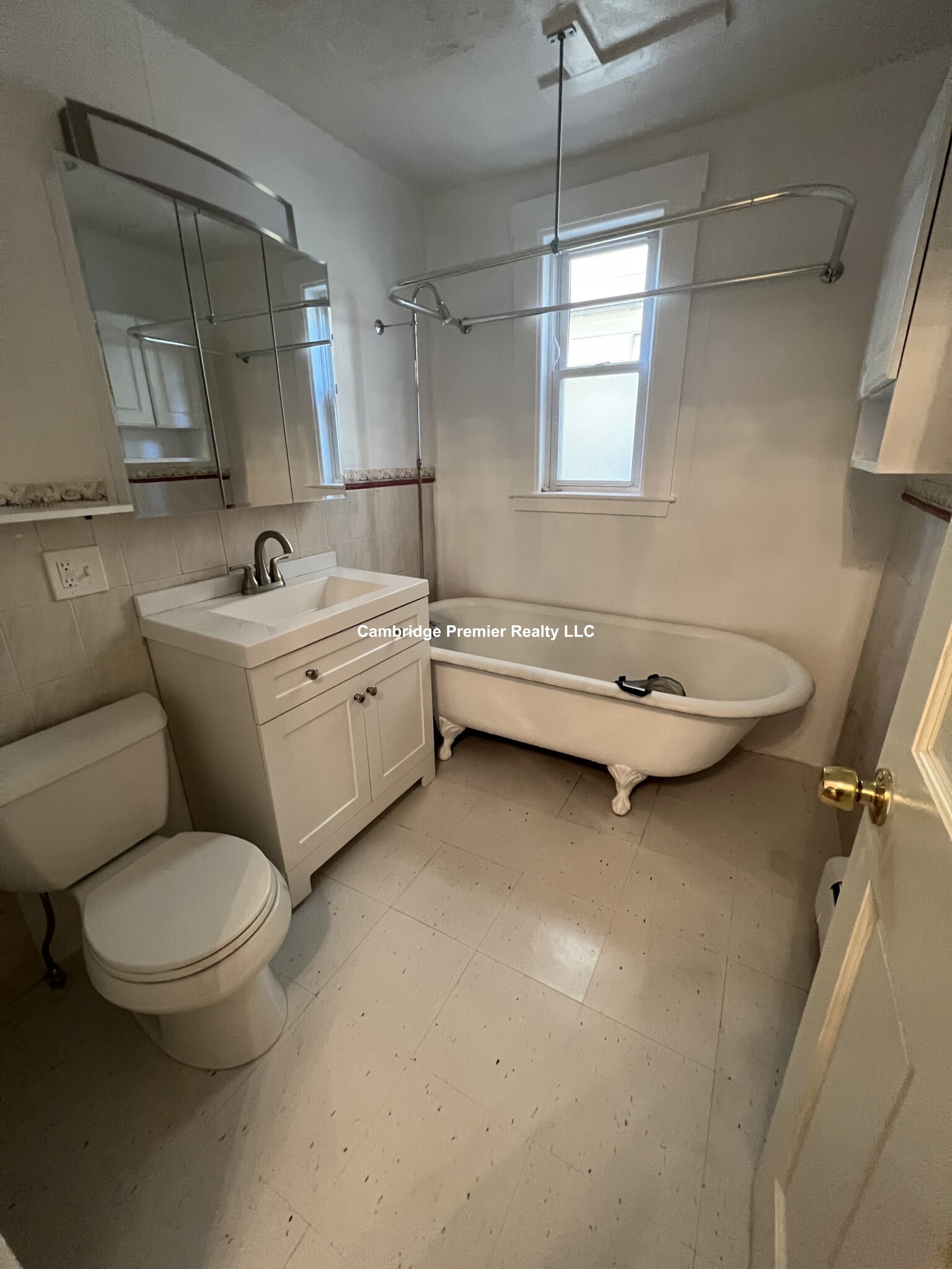 472 Medford St, Davis Square