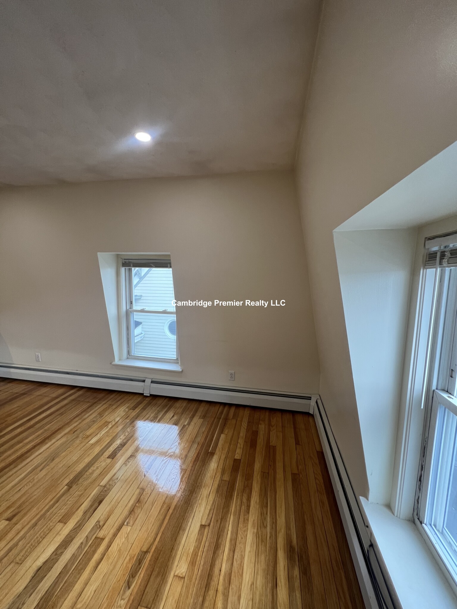 15 Howe St, Magoun Square