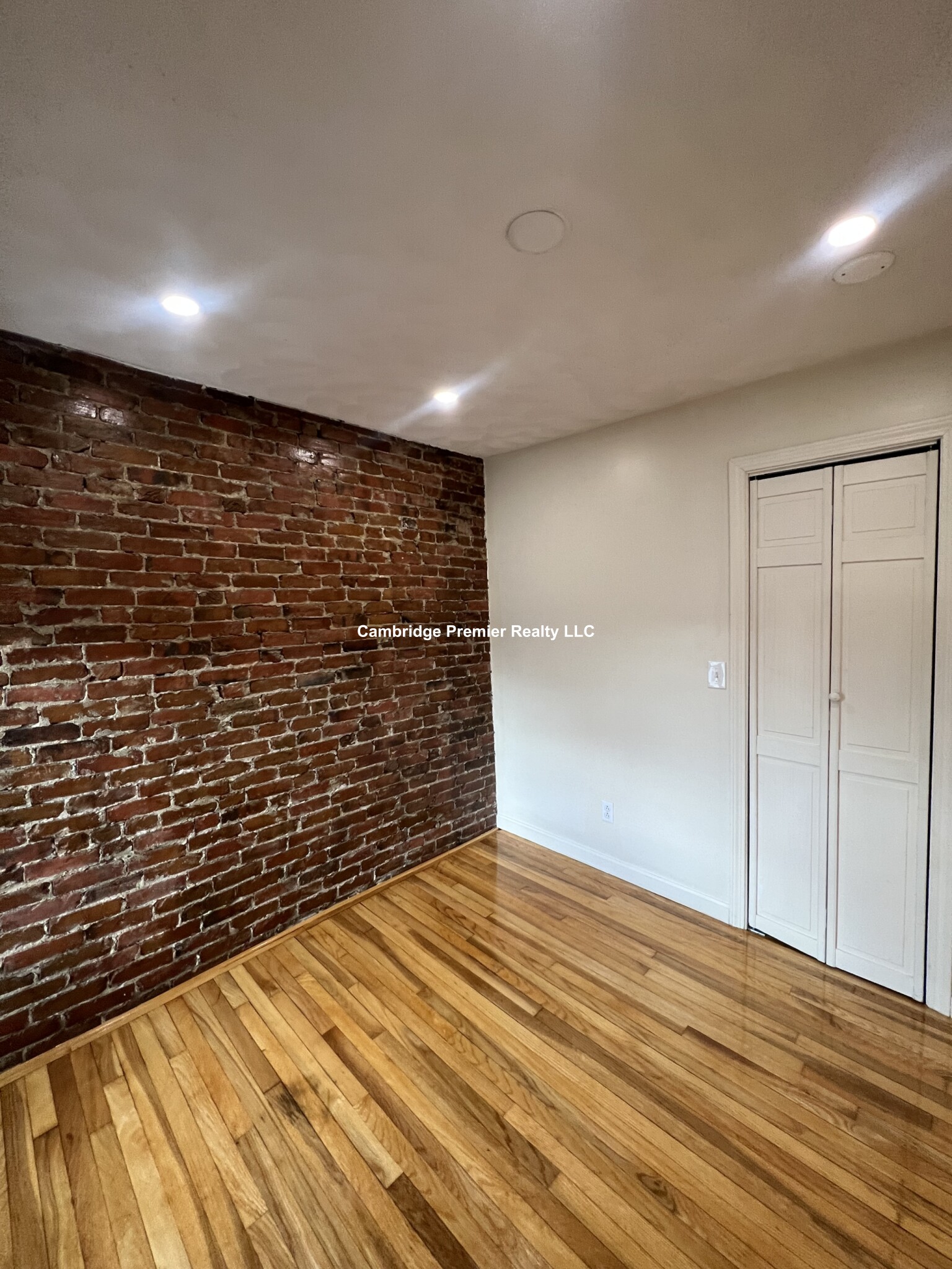 15 Howe St, Magoun Square