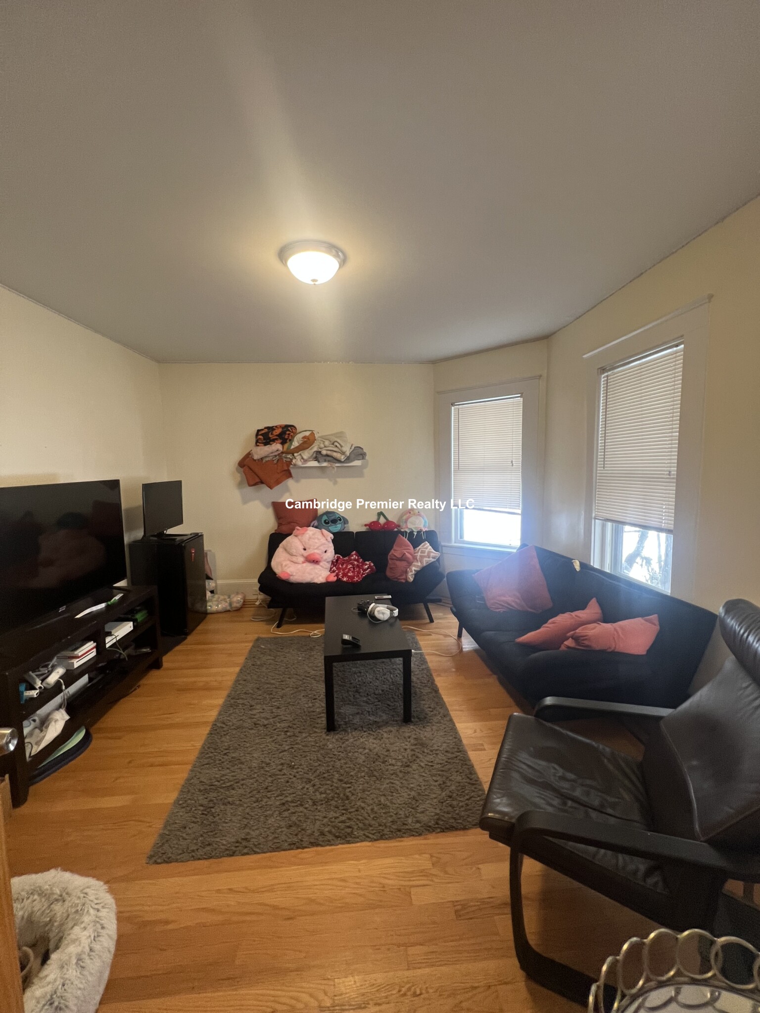 28 Cherry St, Davis Square