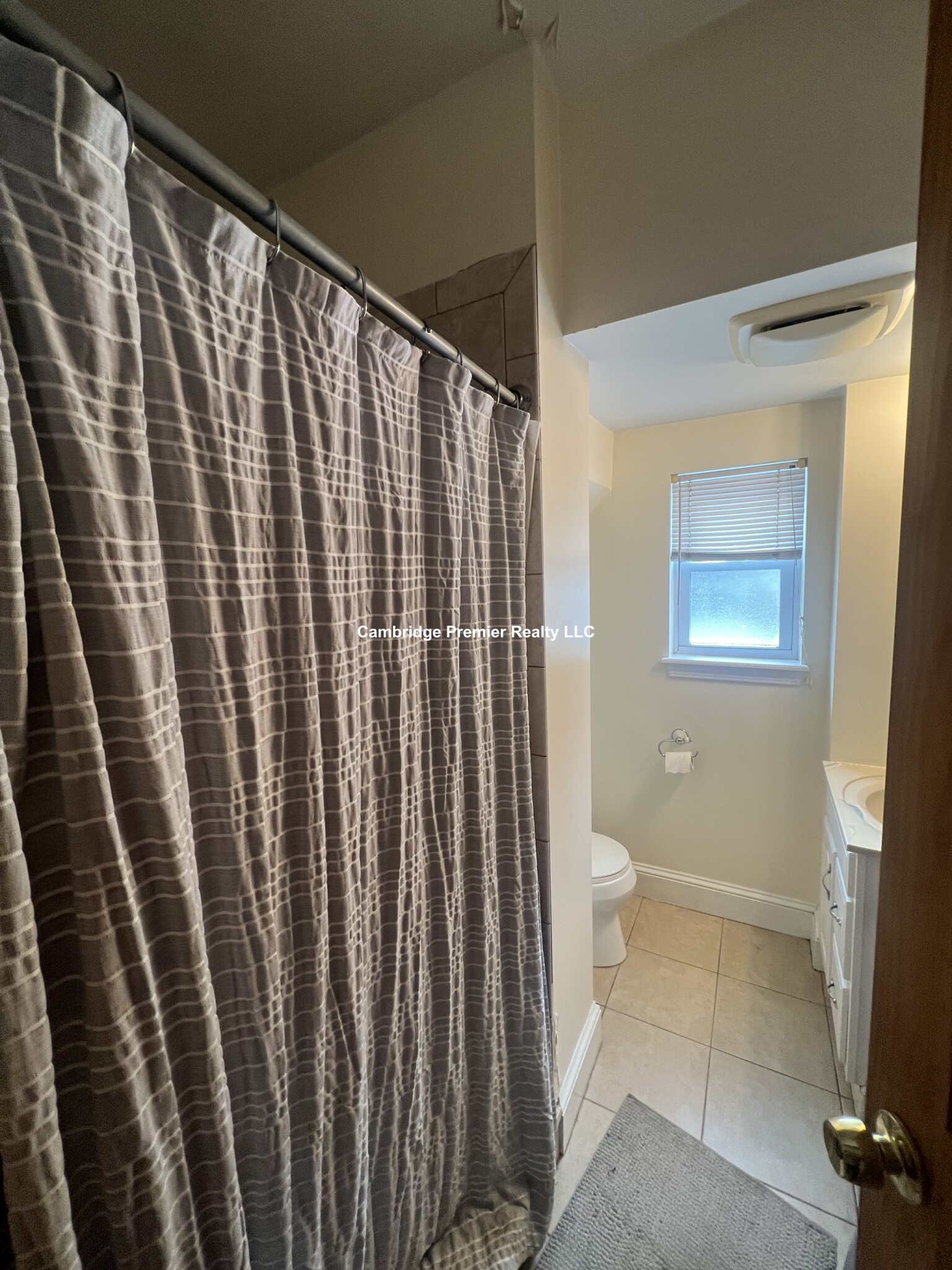 28 Cherry St, Davis Square