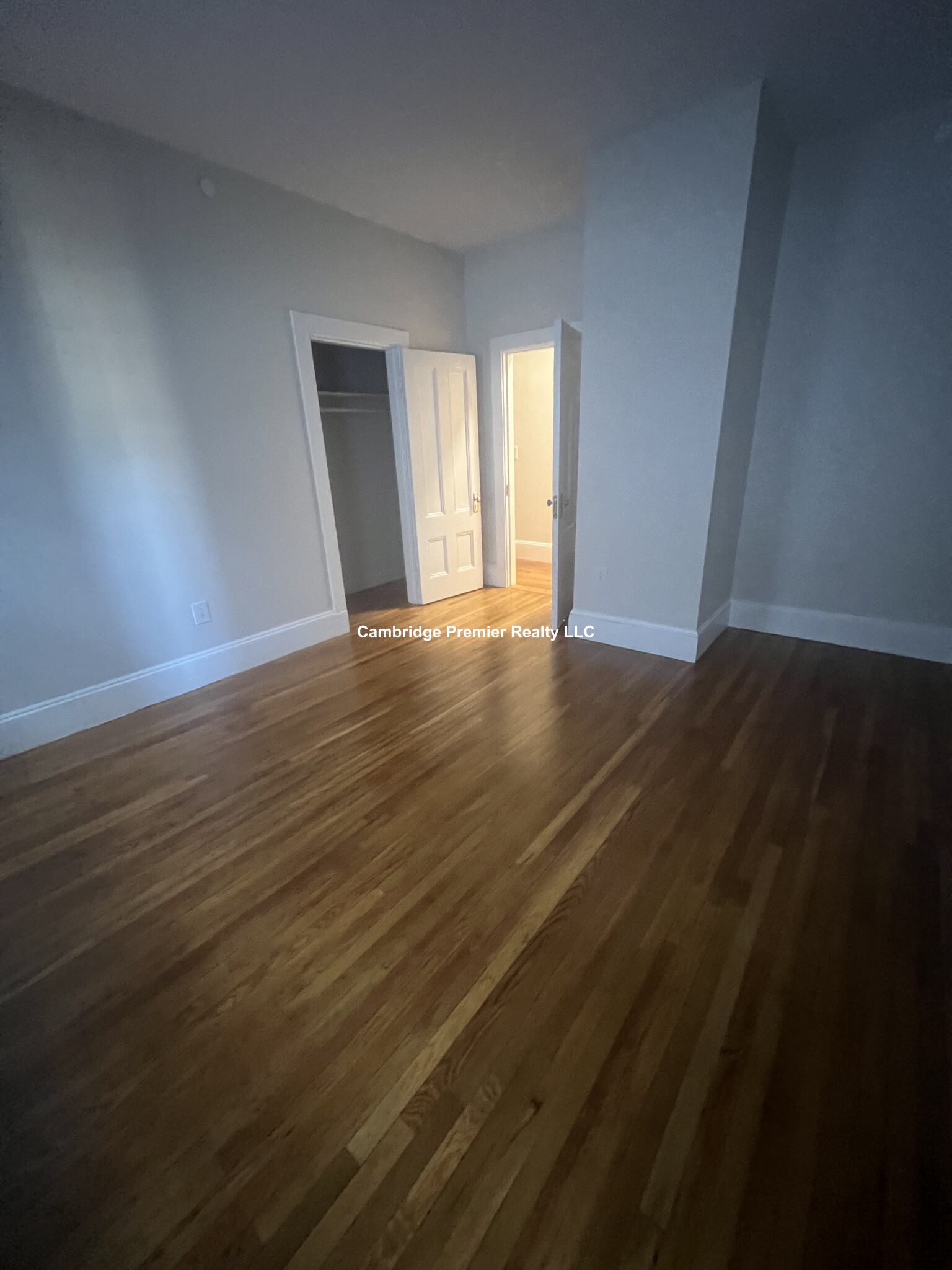 1039 Massachusetts Ave, Harvard Square