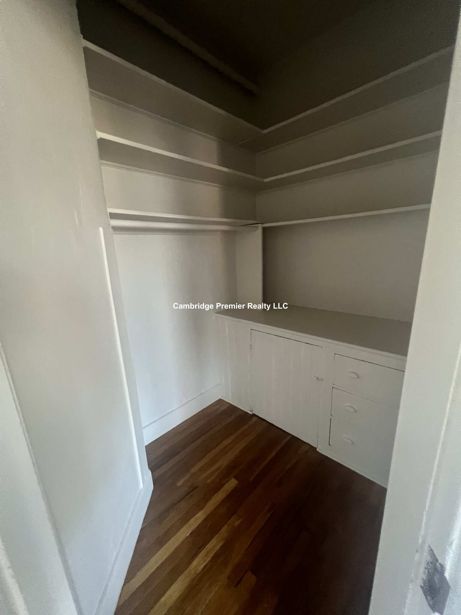 1039 Massachusetts Ave, Harvard Square