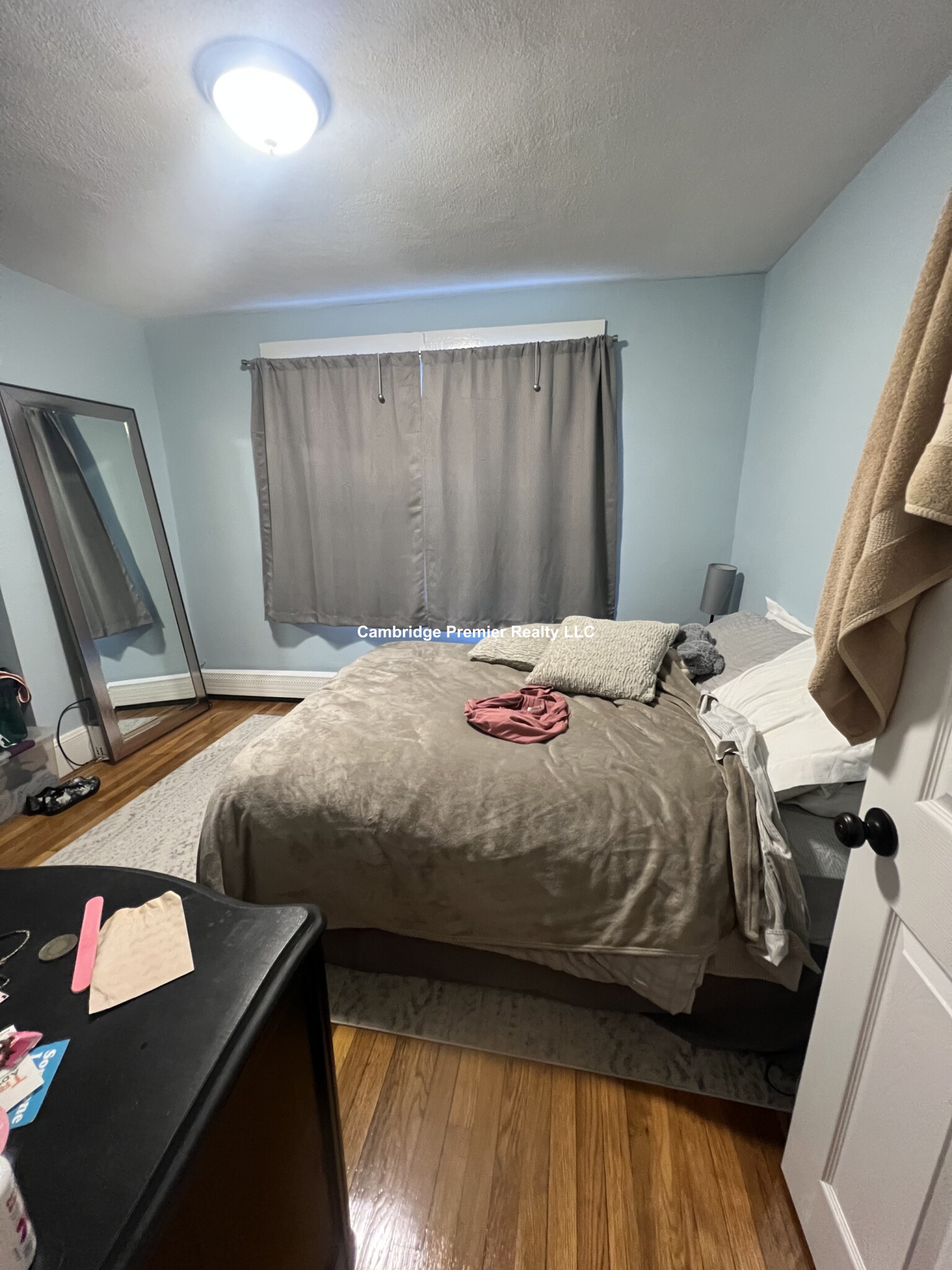 382 Beale, Wollaston