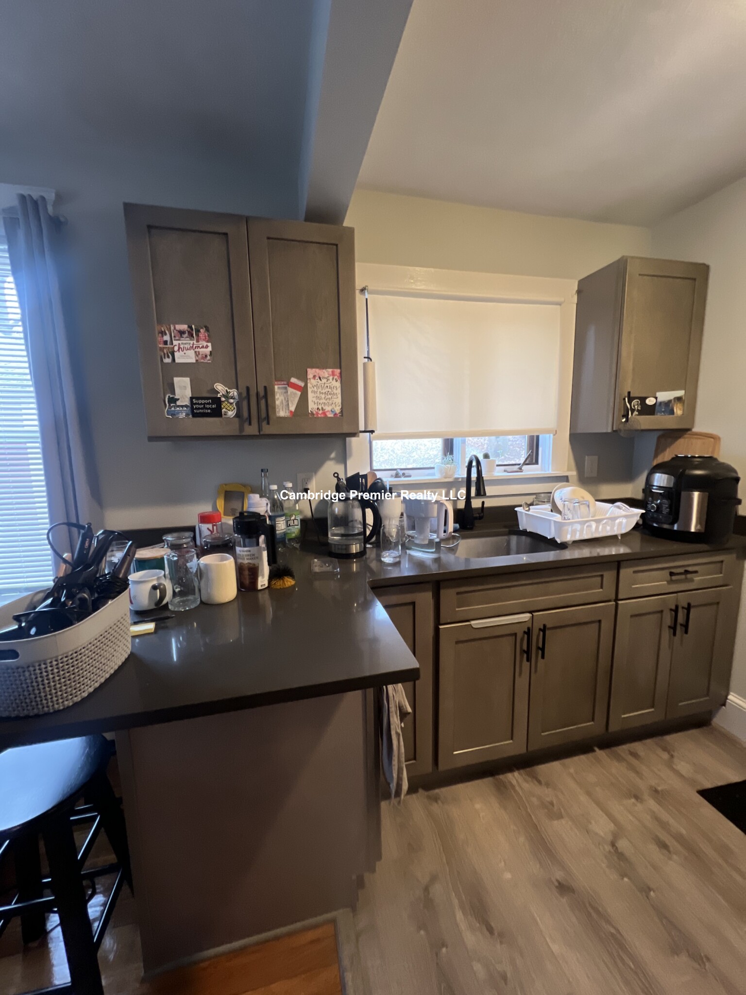 382 Beale, Wollaston