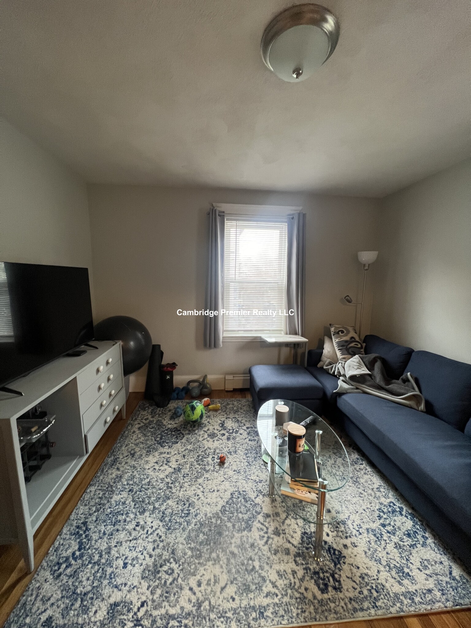 382 Beale, Wollaston