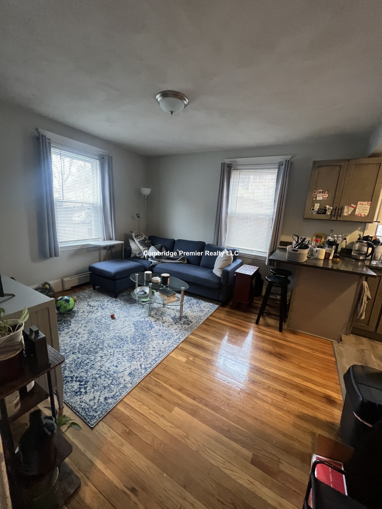 382 Beale, Wollaston