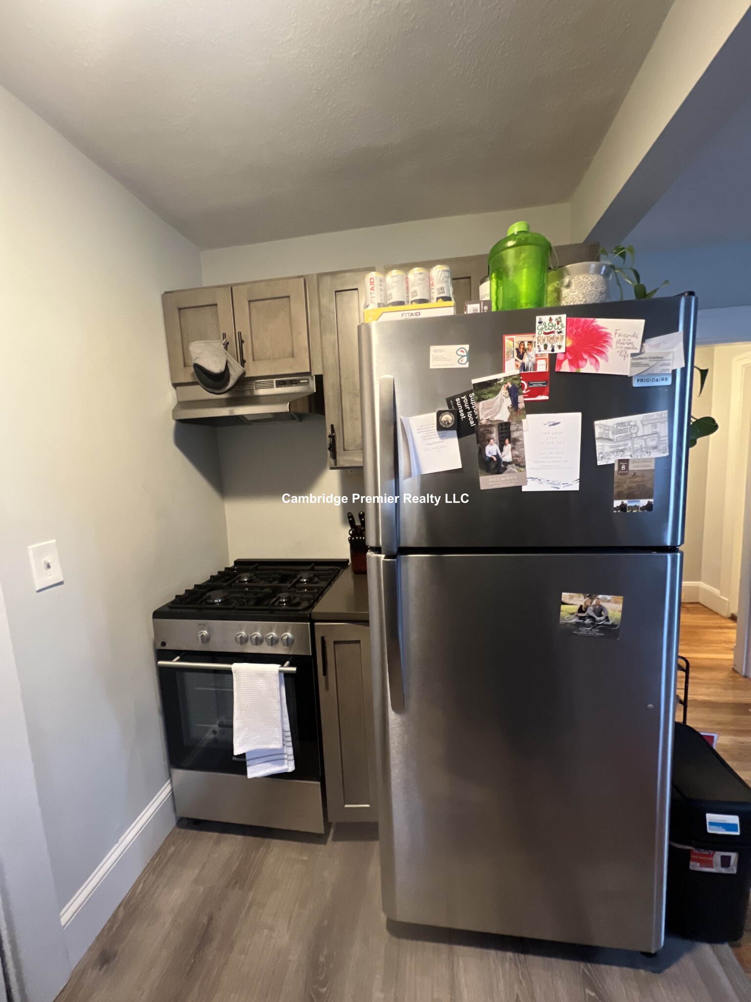 382 Beale, Wollaston